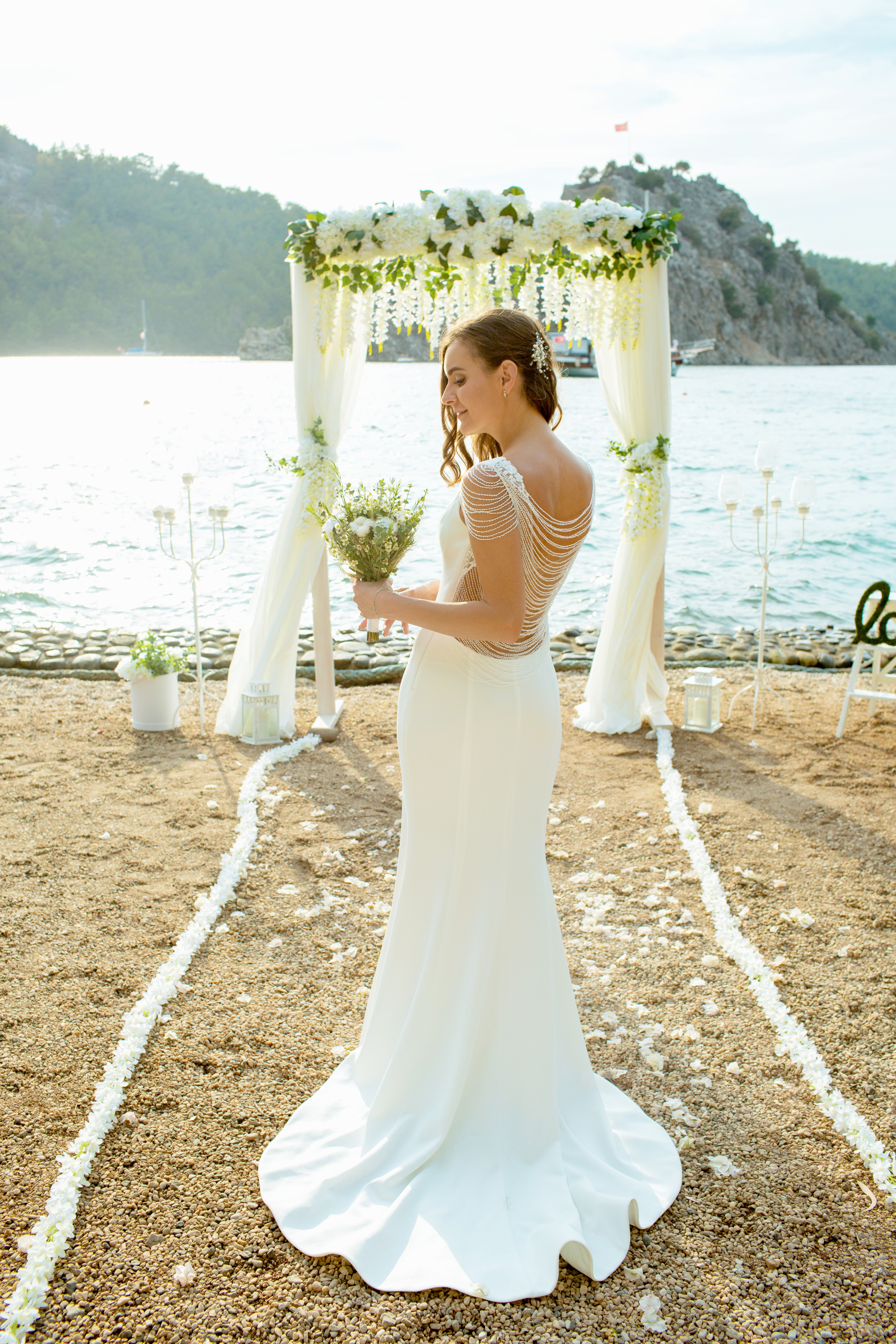 Выездная свадебная церемония в бухте. Фотограф в Каппадокии / Julia Ganch