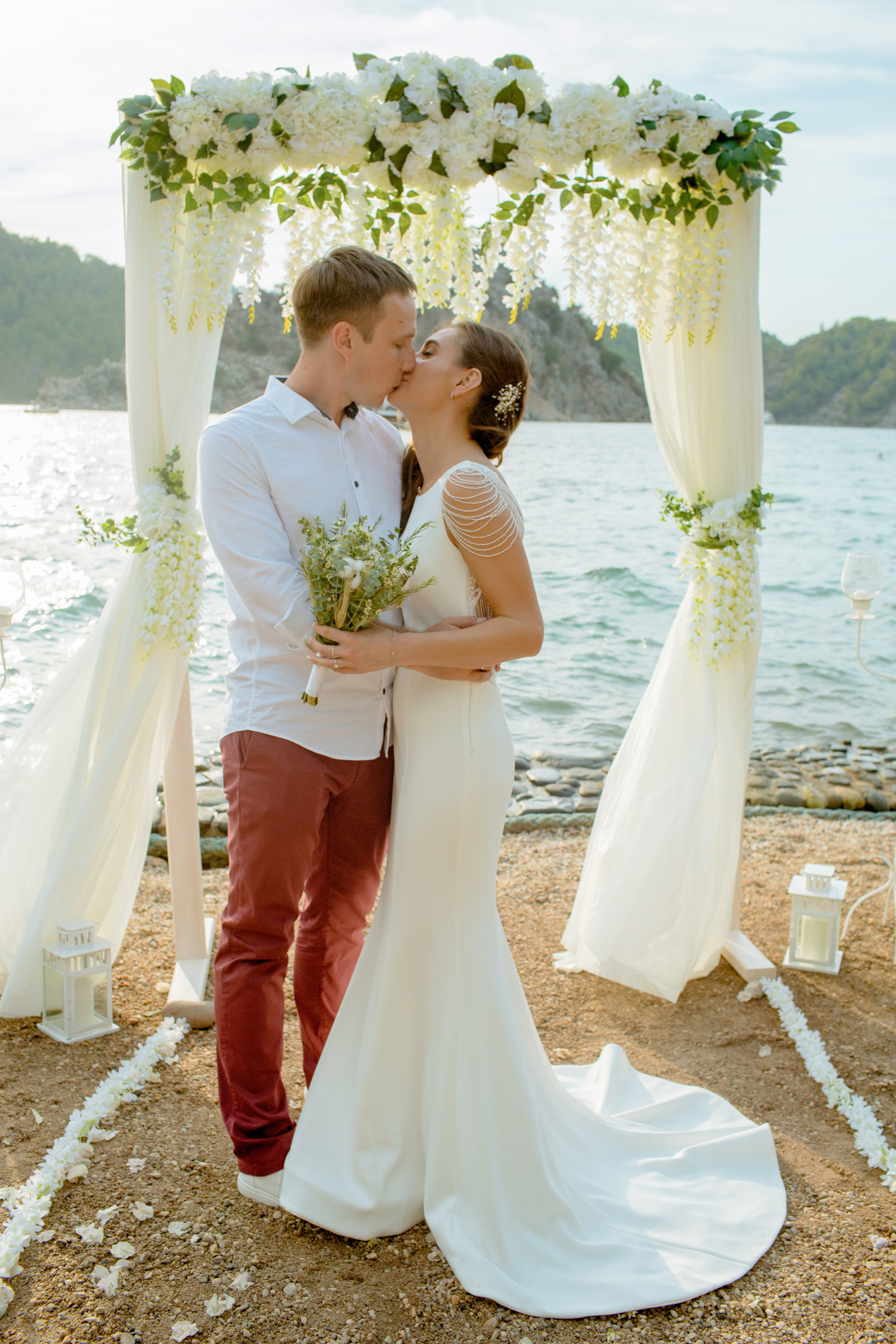 Выездная свадебная церемония в бухте. Фотограф в Каппадокии / Julia Ganch