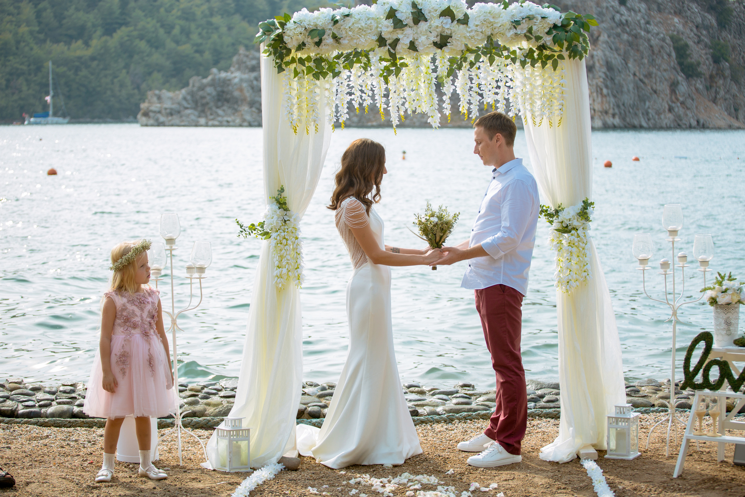 Выездная свадебная церемония в бухте. Фотограф в Каппадокии / Julia Ganch