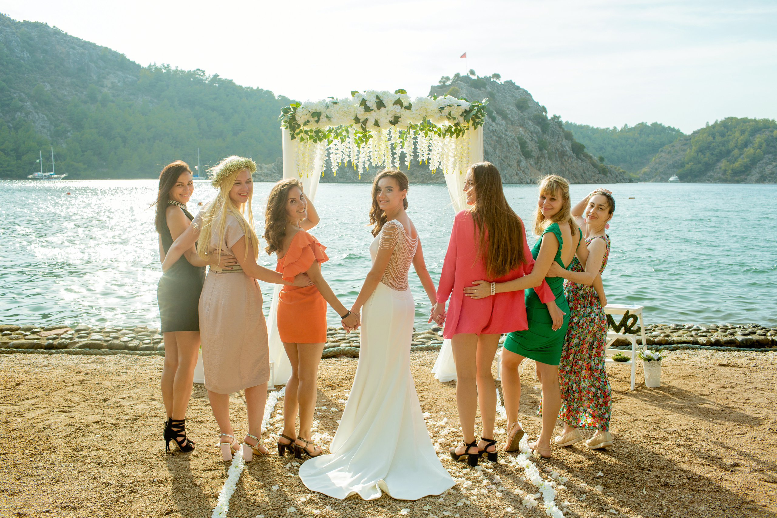 Выездная свадебная церемония в бухте. Фотограф в Каппадокии / Julia Ganch