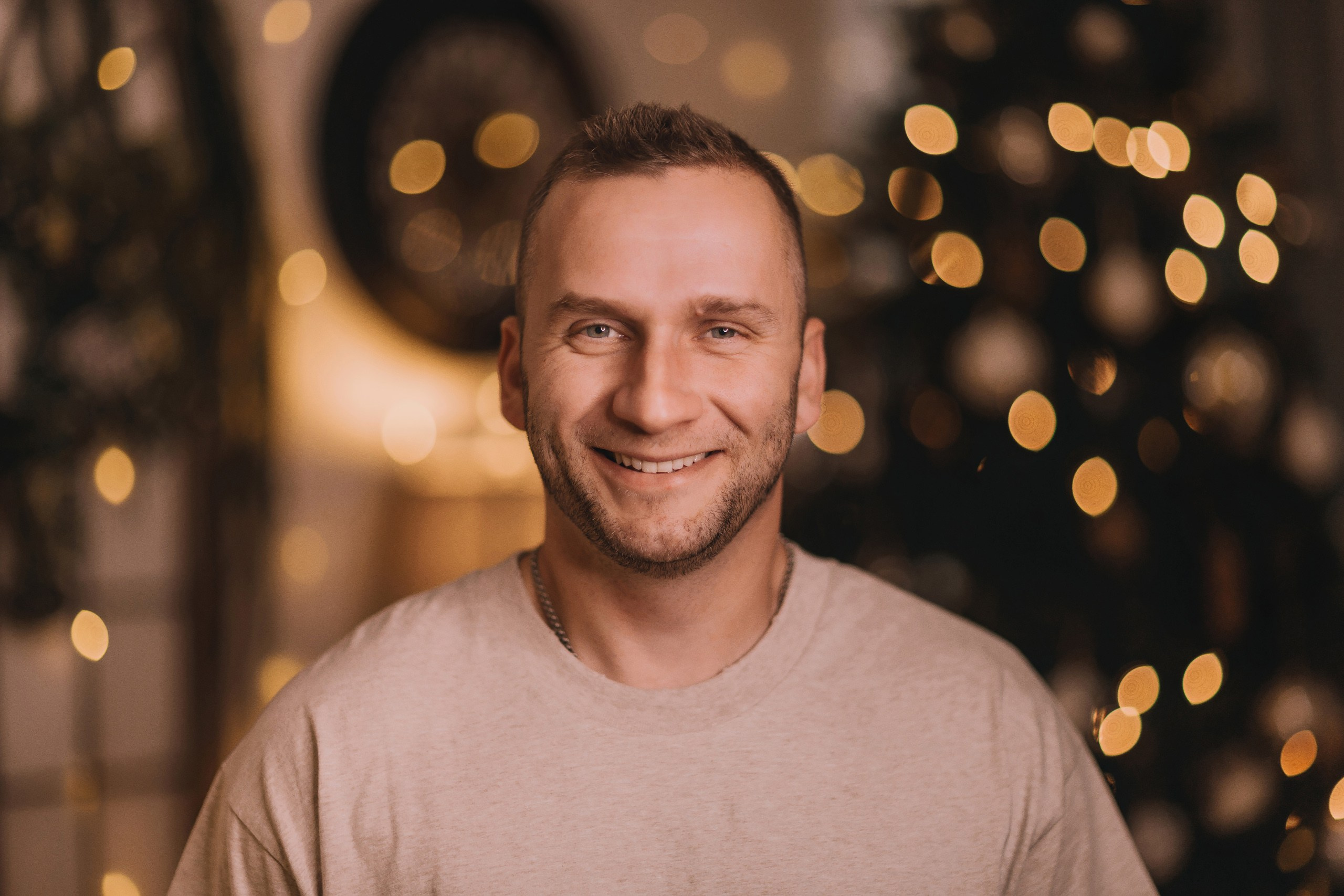 11.15.2025 Christmas Photoshoot. Wedding family event photographer in Chicago Nick Yushevich