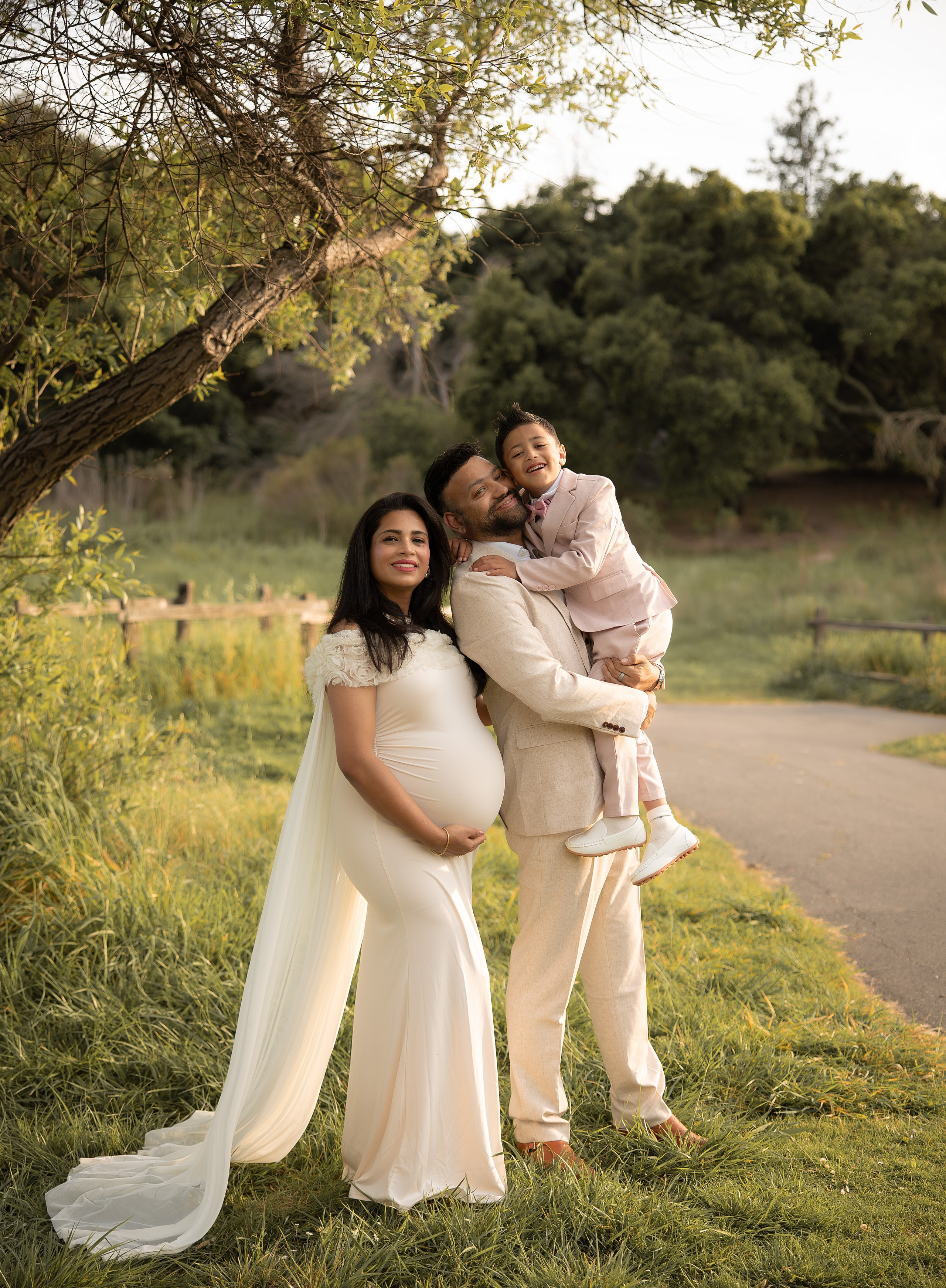 FAMILY & MATERNITY PHOTOGRAPHY. Couples & Families photographer in Bay Area, San Jose, California