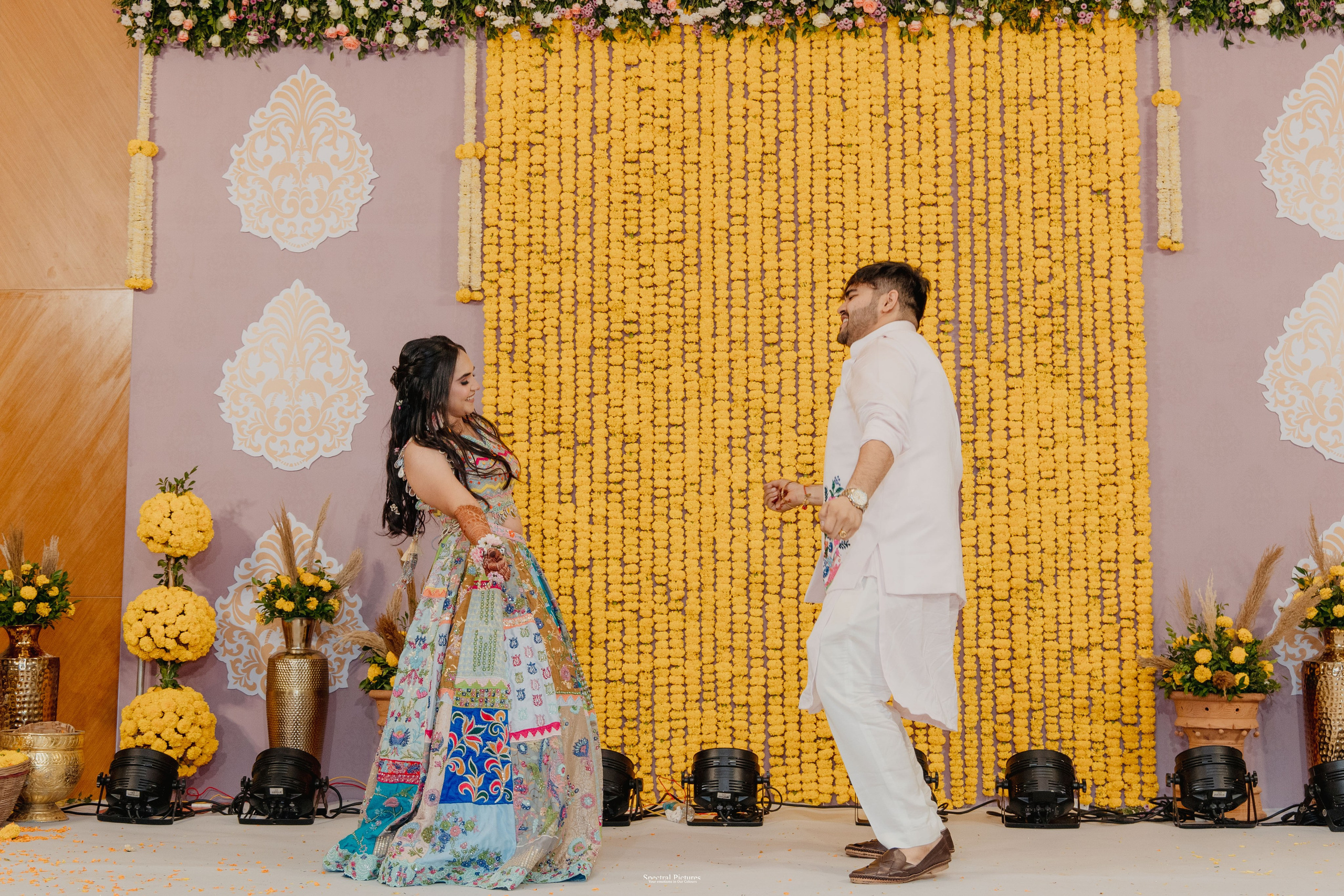 #ADIकीAESHहै