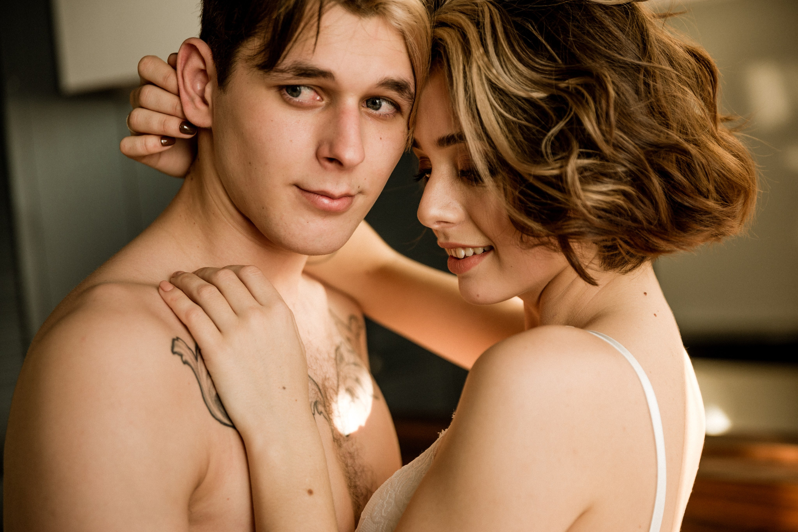 Beautiful bridal details, boudoir style before seaside photoshoot, wedding in Italy