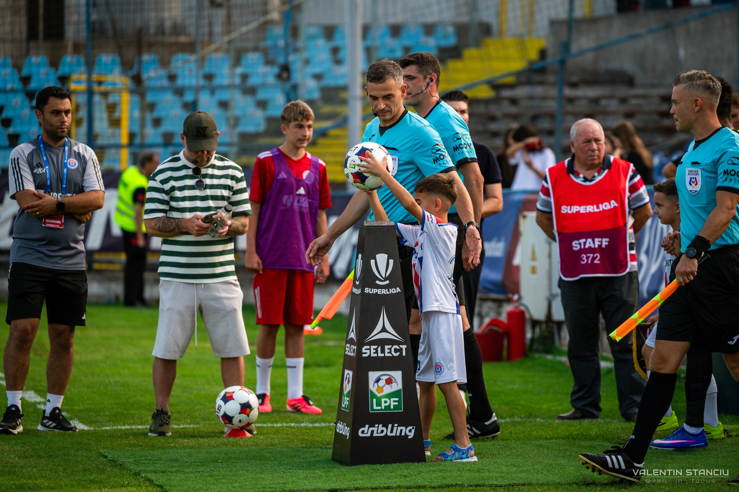 Otelul Galati — CFR Cluj. Fotograf de Sport, Portret, Produs, Corporate, Cultural și Evenimente în Galați | Valentin Stanciu