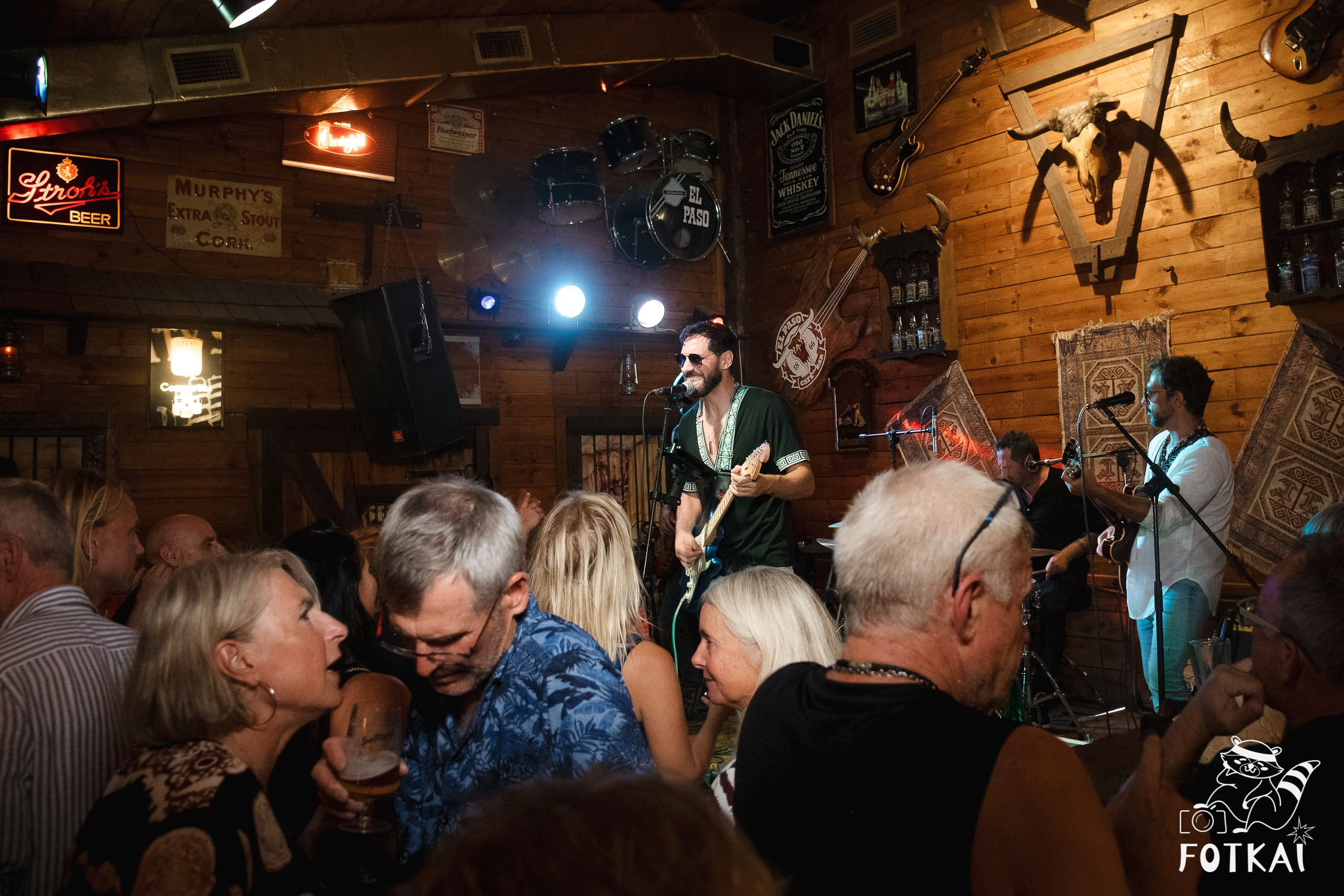 Stones of the Coast en El Paso Rock Bar Torrevieja: Reportaje fotográfico 20.09.25 | FOTKAI
