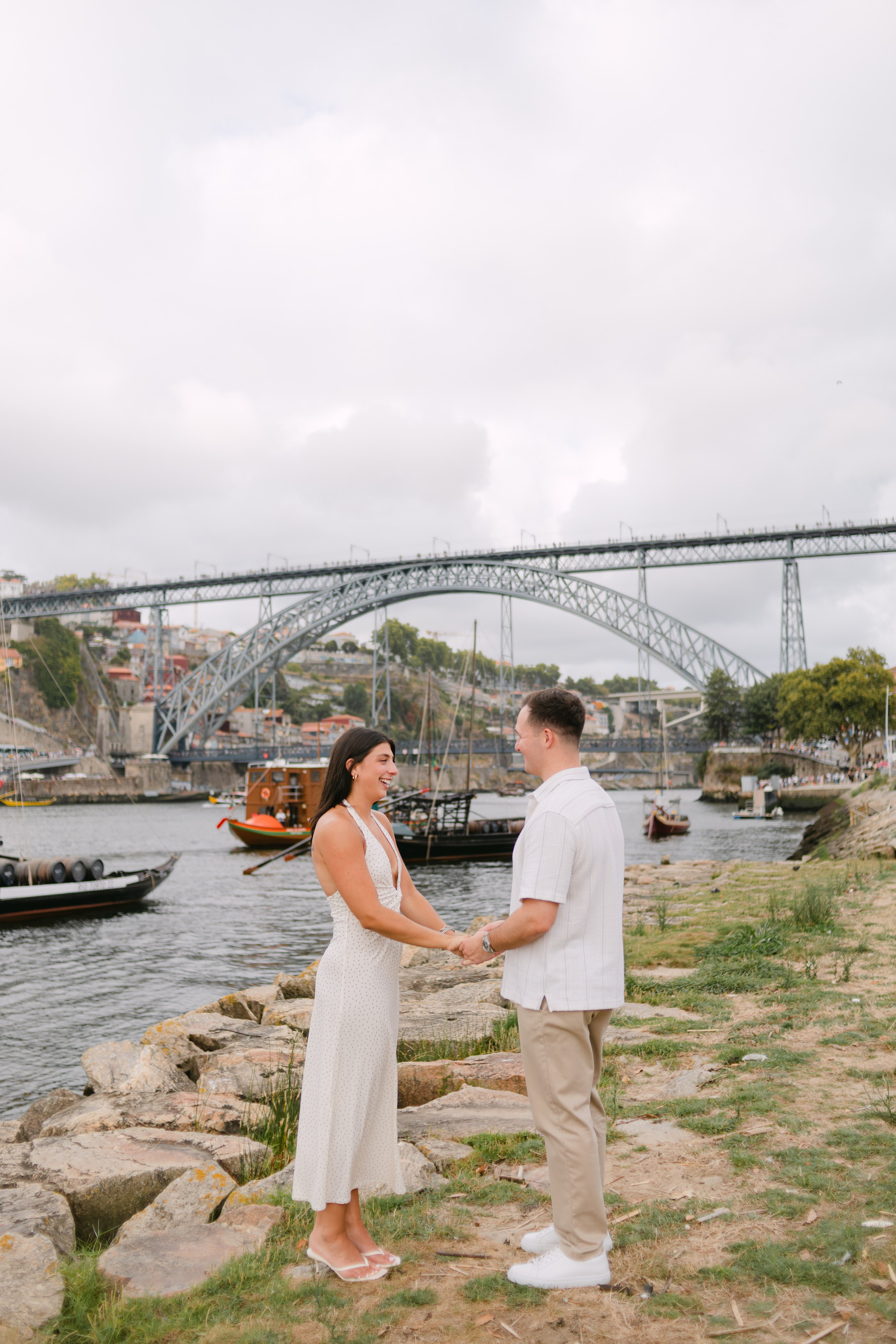 Wedding Proposal in Porto. Fotógrafo de casamentos e destination wedding no Porto, Portugal — Davi Valente | Lisboa, Douro, Roma e Lago de Como