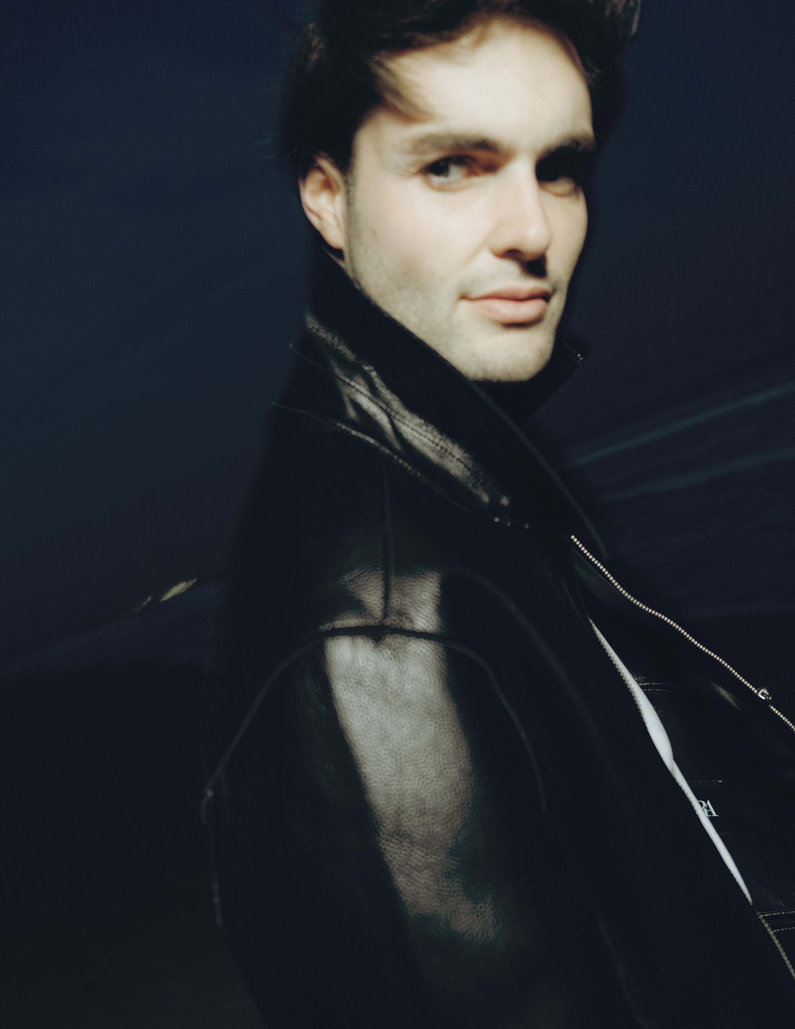 Портретная фотосессия Jaime Medina в дюнах в Гуардамаре