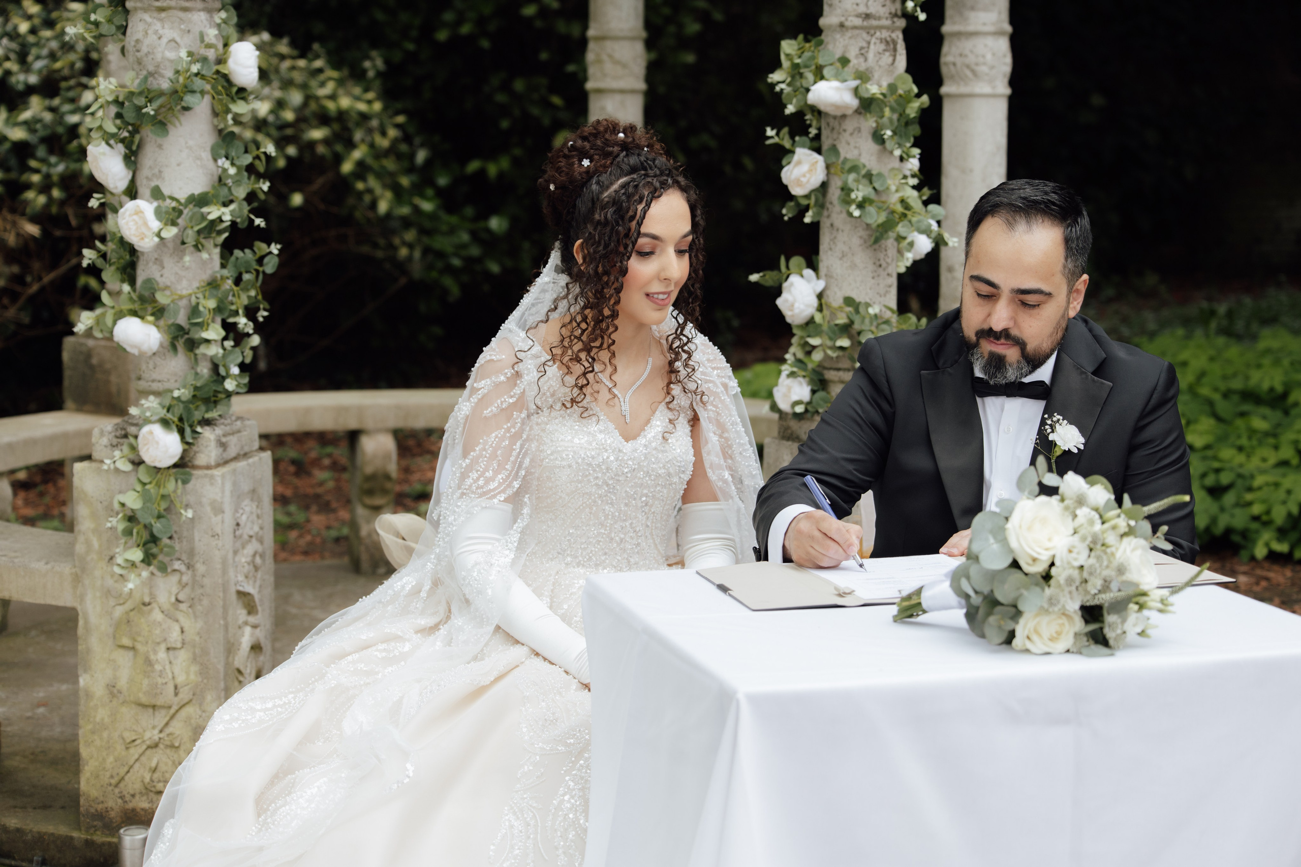 Elegant Wedding Photo Gallery. Timeless Wedding & Events Photography. Based in London, working across Europe
