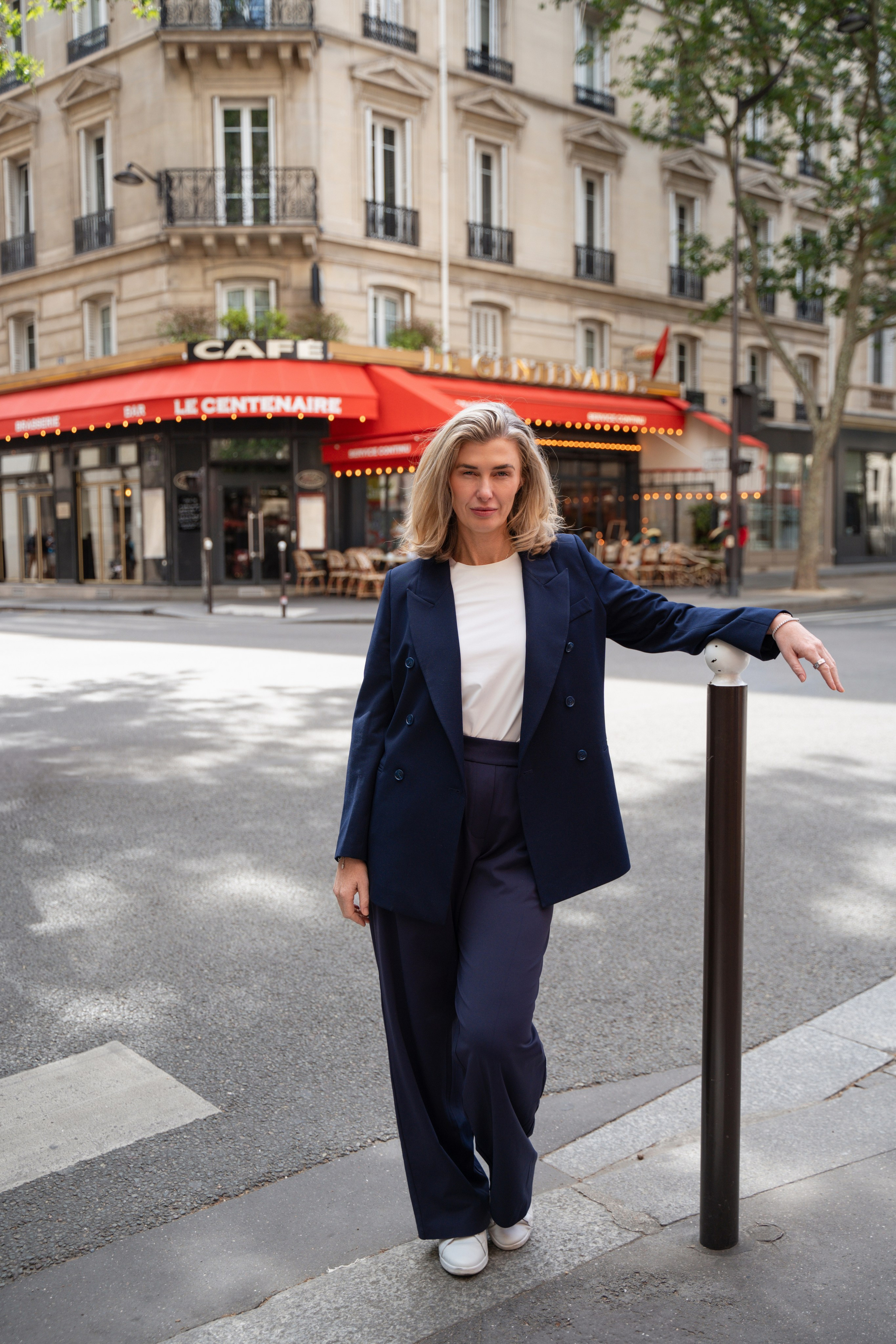 Content Nadia (2.5 hours). Photographer in Paris|Solo and groups, portraits & content, couples photo-shoot in Paris at the best locations