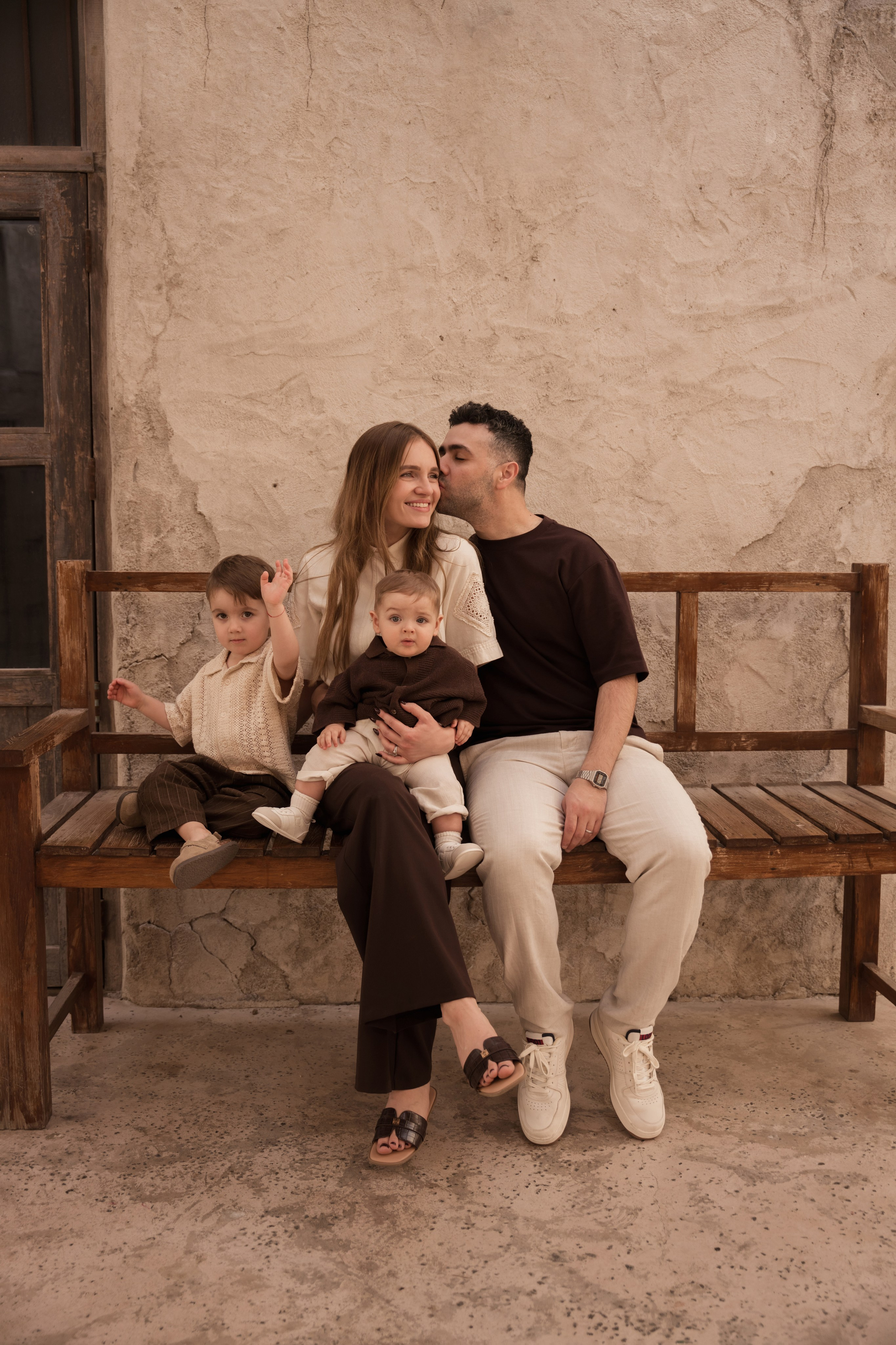 Old Town walk. Angela Iakovleva — Family Photographer in Dubai