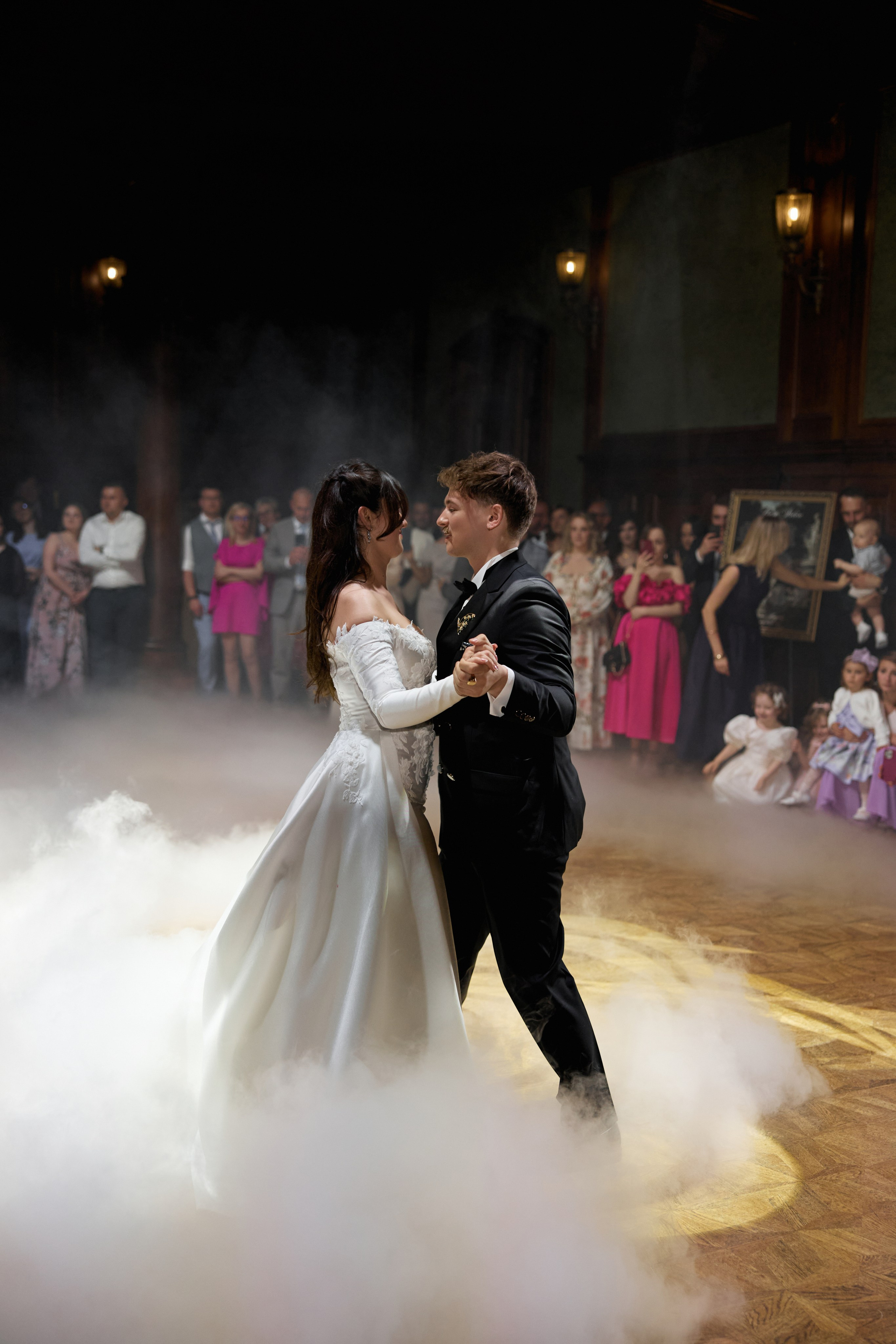 Wiktoria & Kacper. Pałac Goetz. Fotograf ślubny i rodzinny w Krakowie Yana Klymova