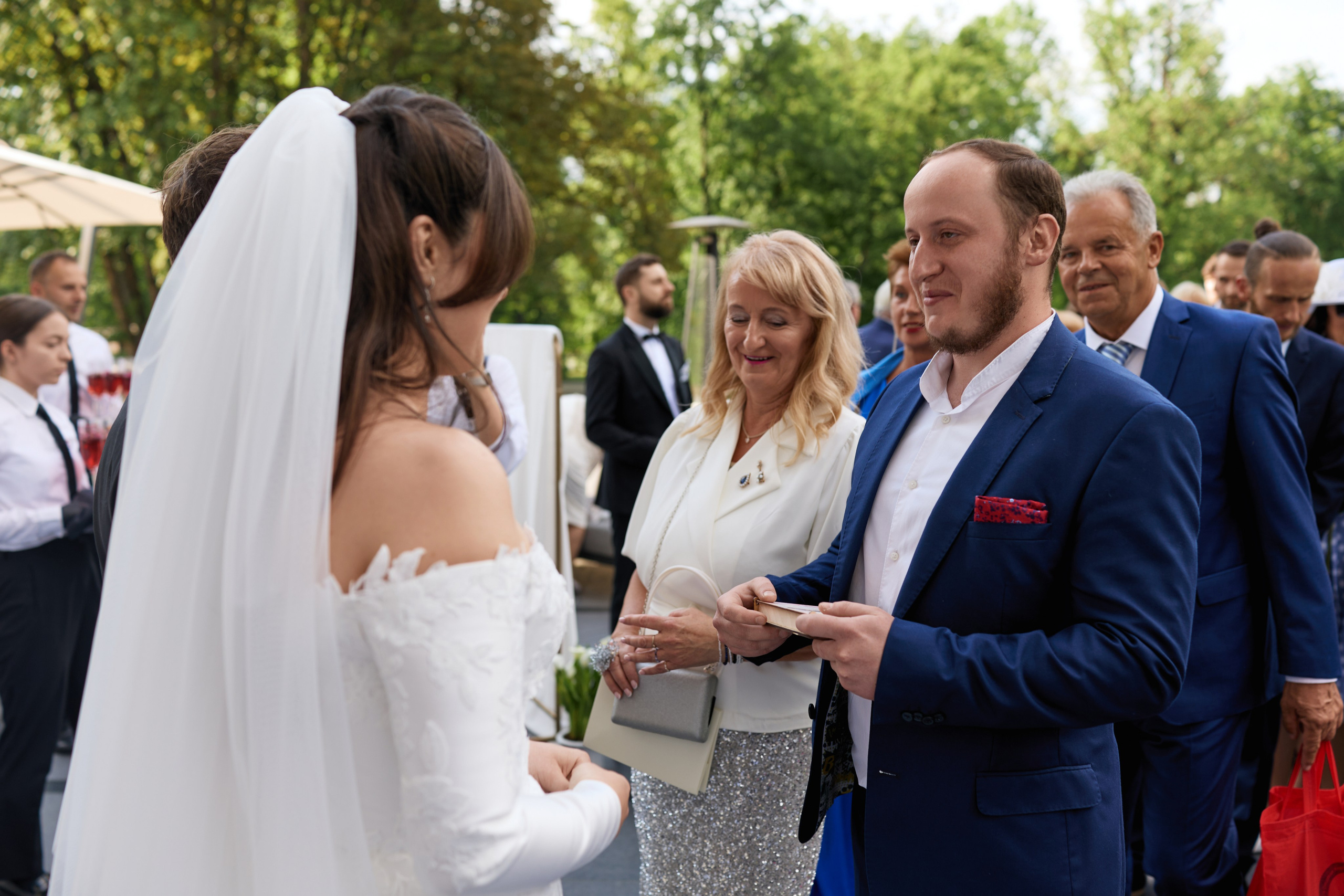 Wiktoria & Kacper. Pałac Goetz. Fotograf ślubny i rodzinny w Krakowie Yana Klymova