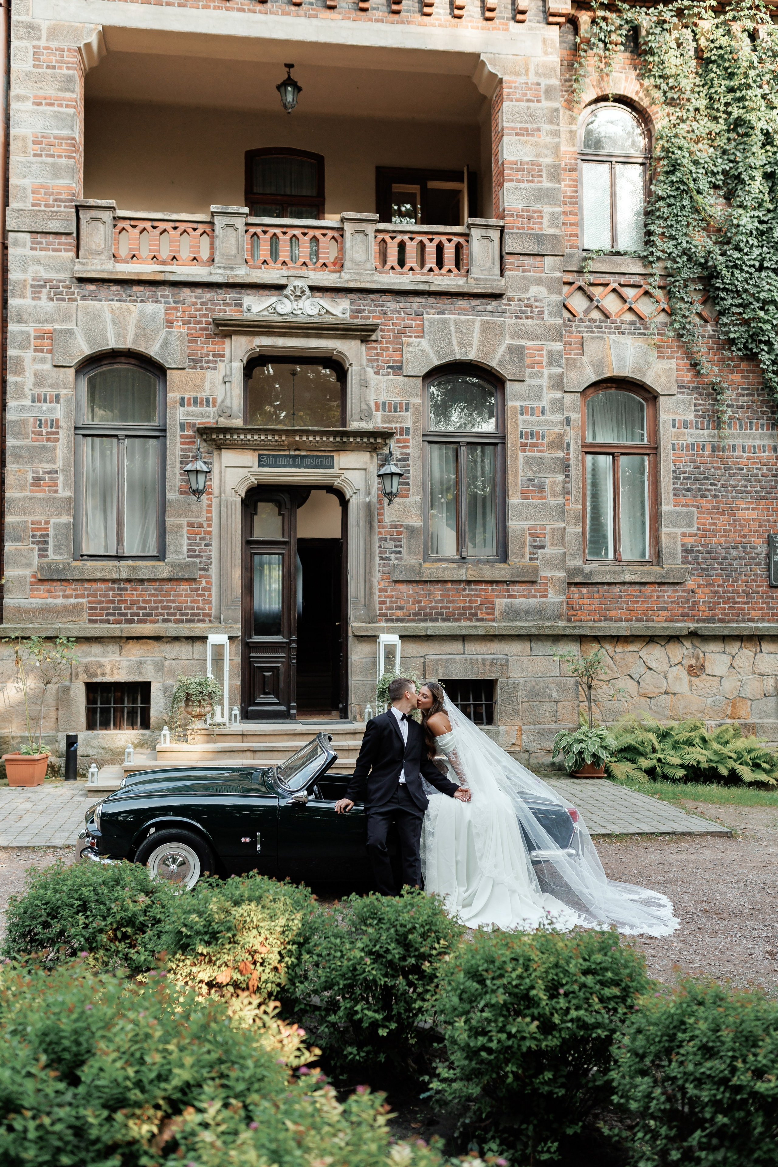 Palac Zelenskich. Fotograf ślubny i rodzinny w Krakowie Yana Klymova