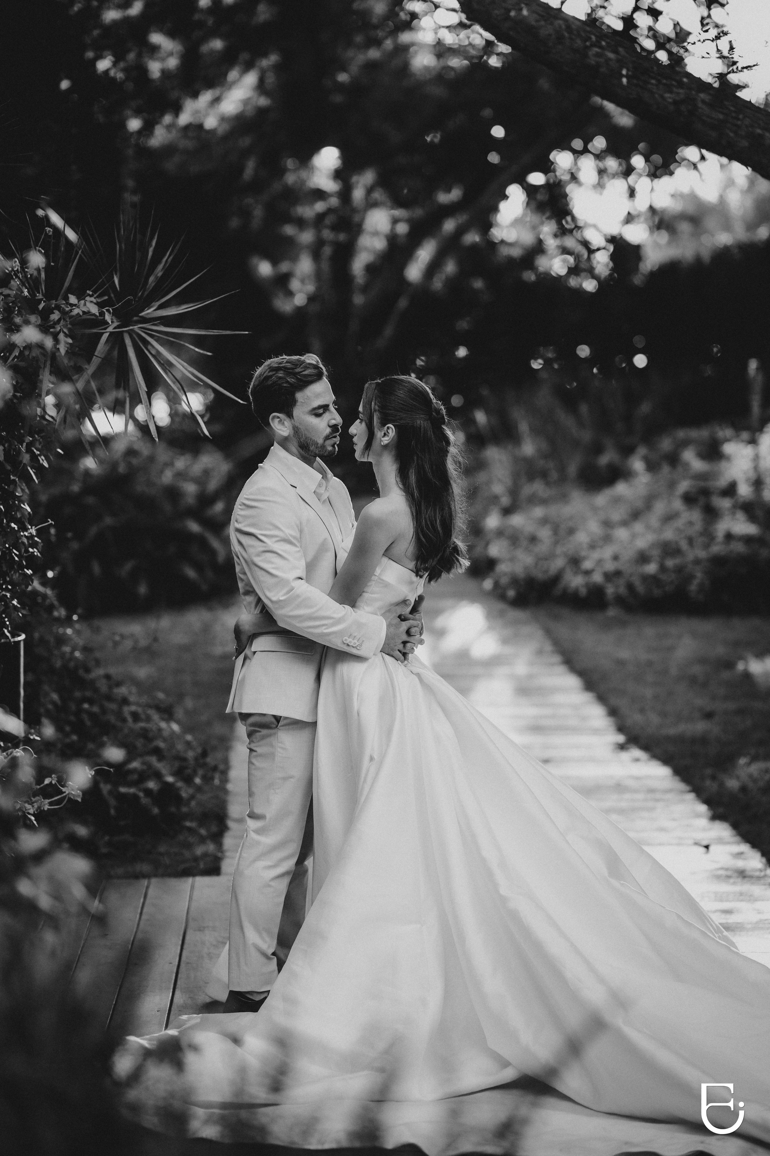 WEDDINGS. CAMELLIA ART PHOTOGRAPHY