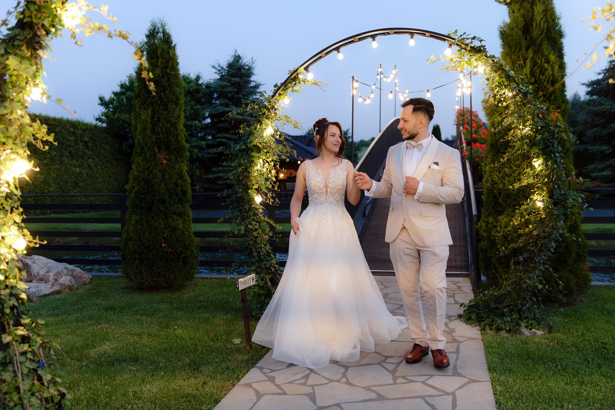 Ioana & Ionuț | Nuntă de poveste la Păstrăvăria Poiana din Mălini județul Suceava. Servicii foto-video profesionale, pentru momente de neuitat