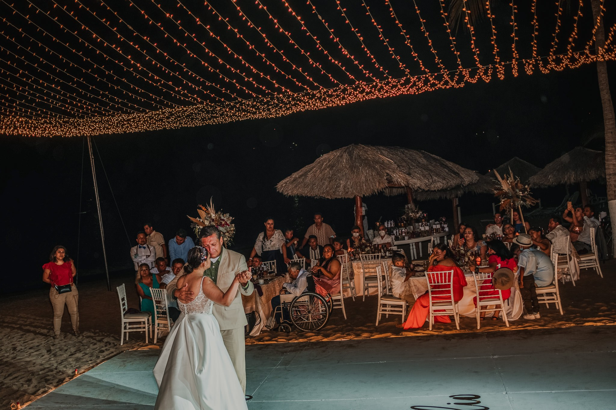 Silvia & Julio / Huatulco. Wedding and family photographer in Mexico City