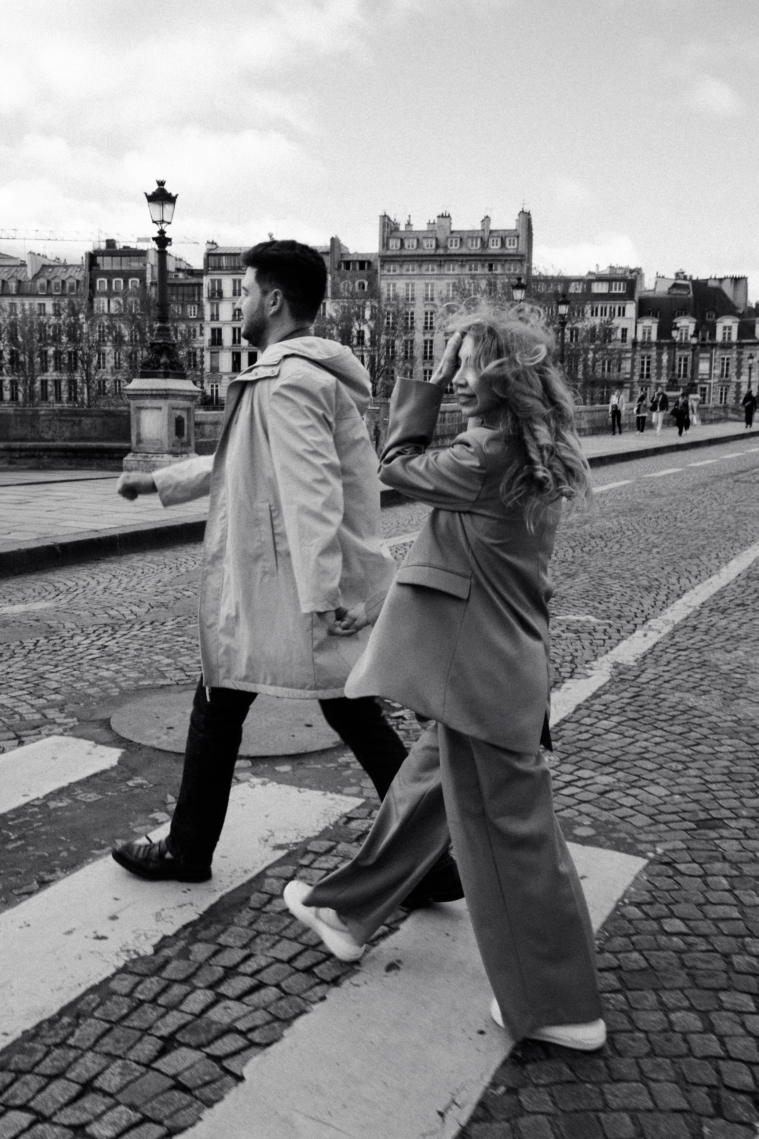 Couple Photo Walk in Paris — Romantic Lifestyle Photography. Paris Wedding Photographer