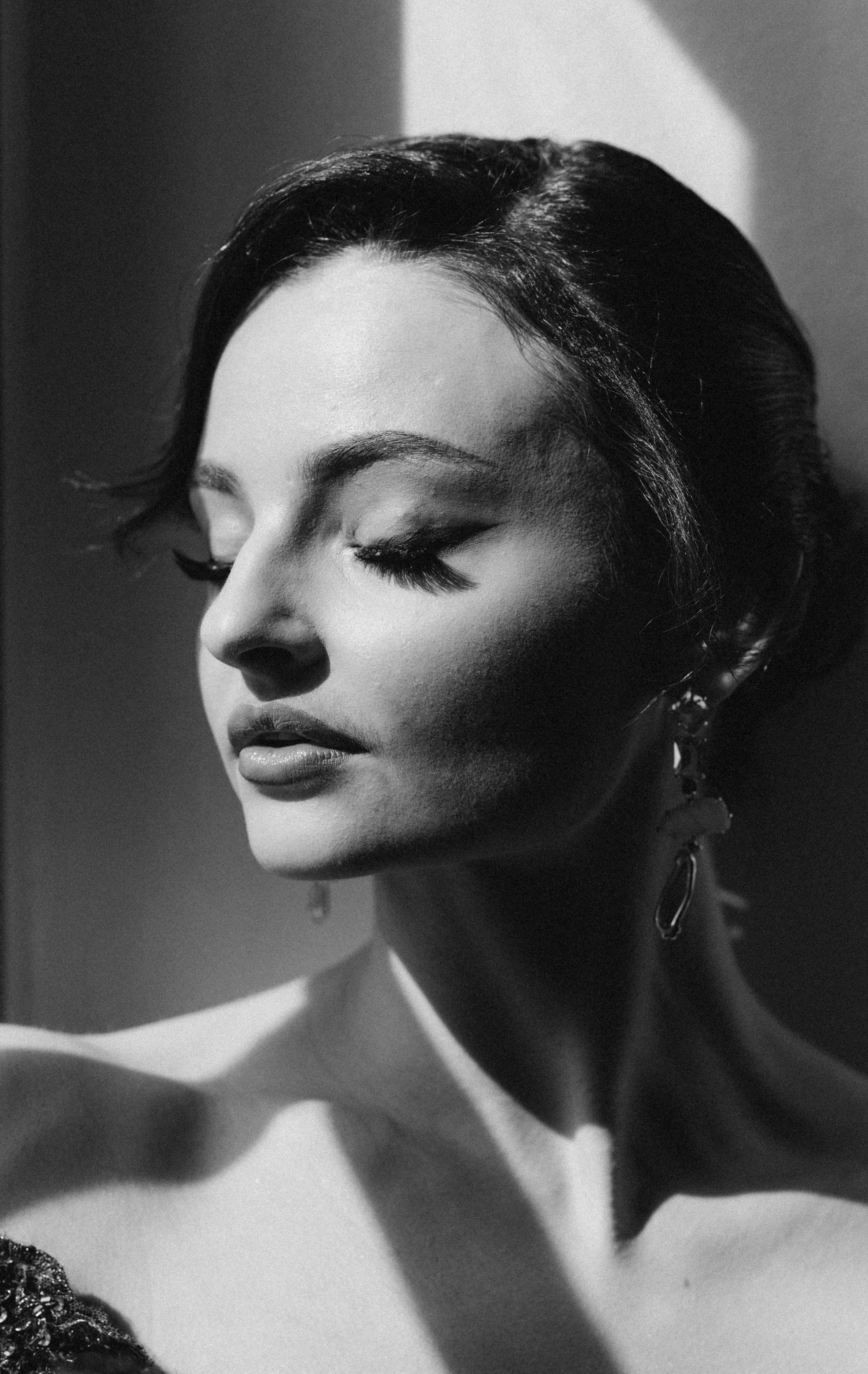 Riikka Couture, Riikka Ikäheimo, Violetta Keller, Portrait, Dancer. Wedding and potrait photographer in Helsinki Vickan O