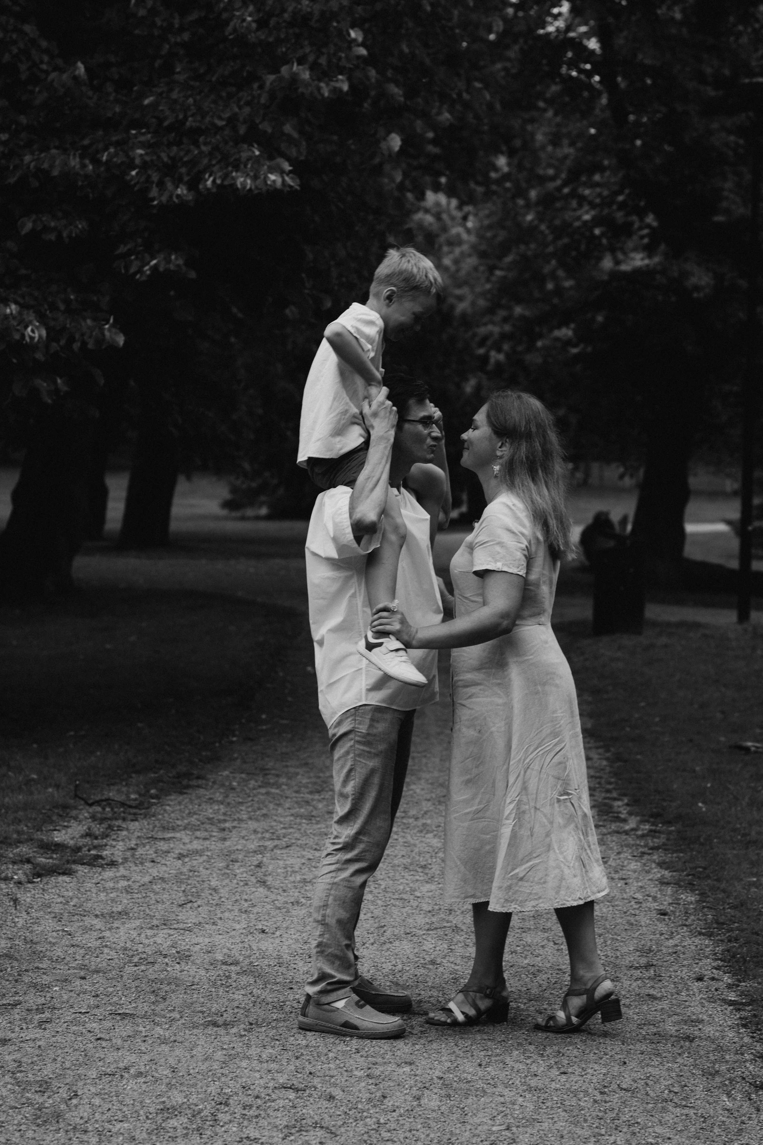 Kaivopuisto. Wedding and potrait photographer in Helsinki Vickan O