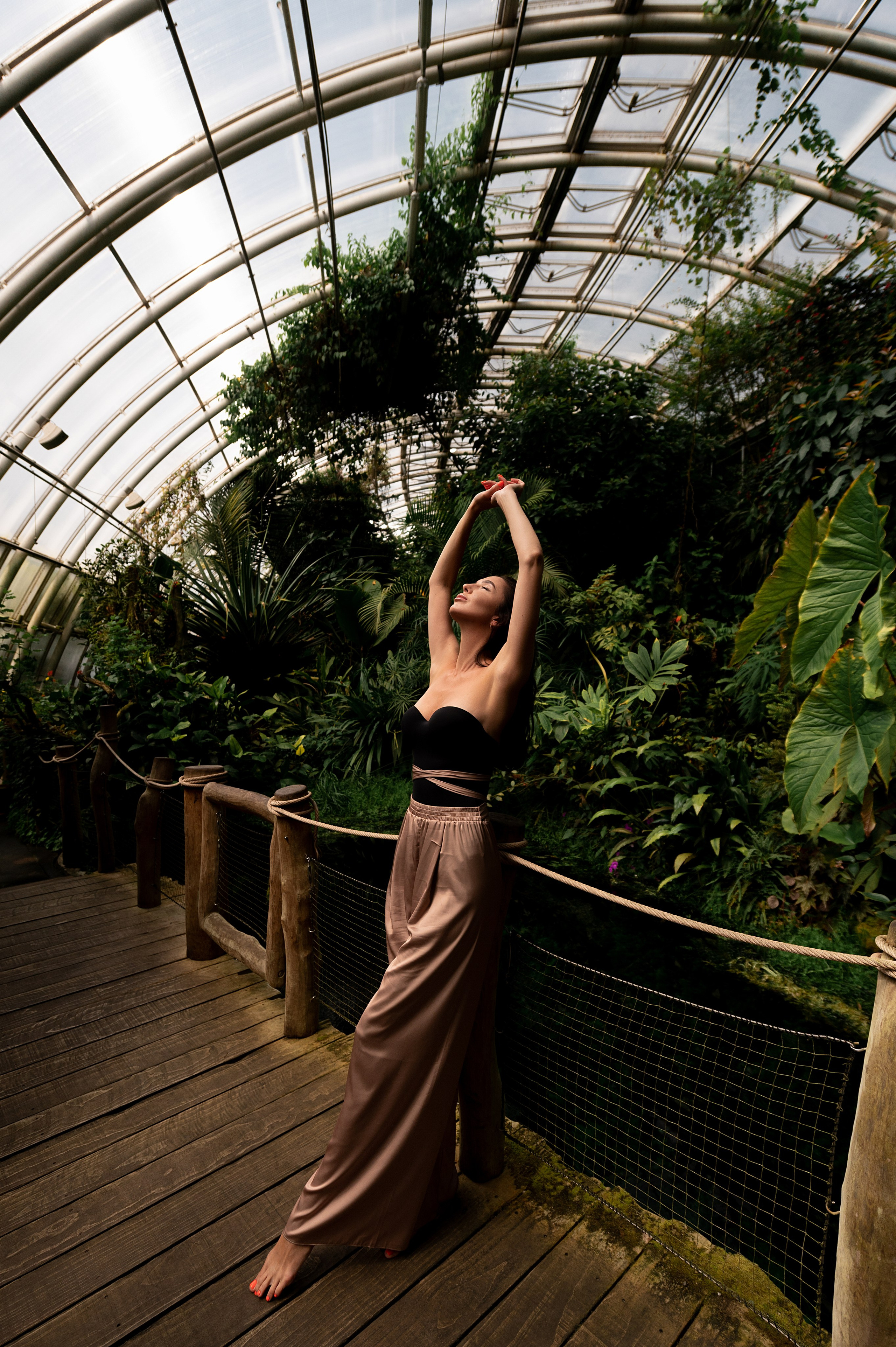 CannaXlife CBD products. ANNA-MARIA PHOTO CONTENT CREATOR — фотограф, эстет, художник и визуальный эксперт в Instagram, работающий в Праге