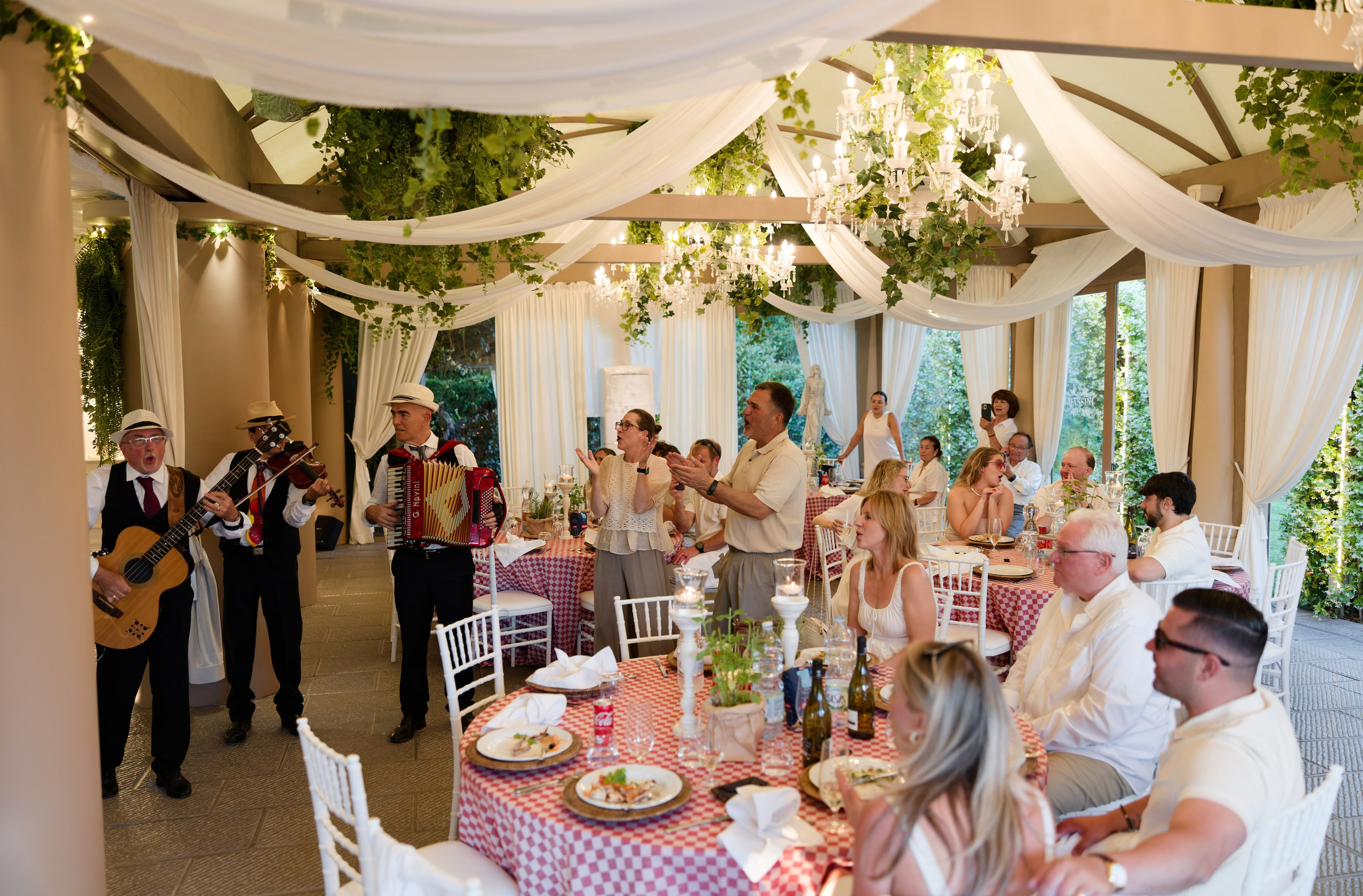Pizza Party at Tenuta Massini, Florence, Italy. Destination Wedding Photographer — Nikita Burtsev