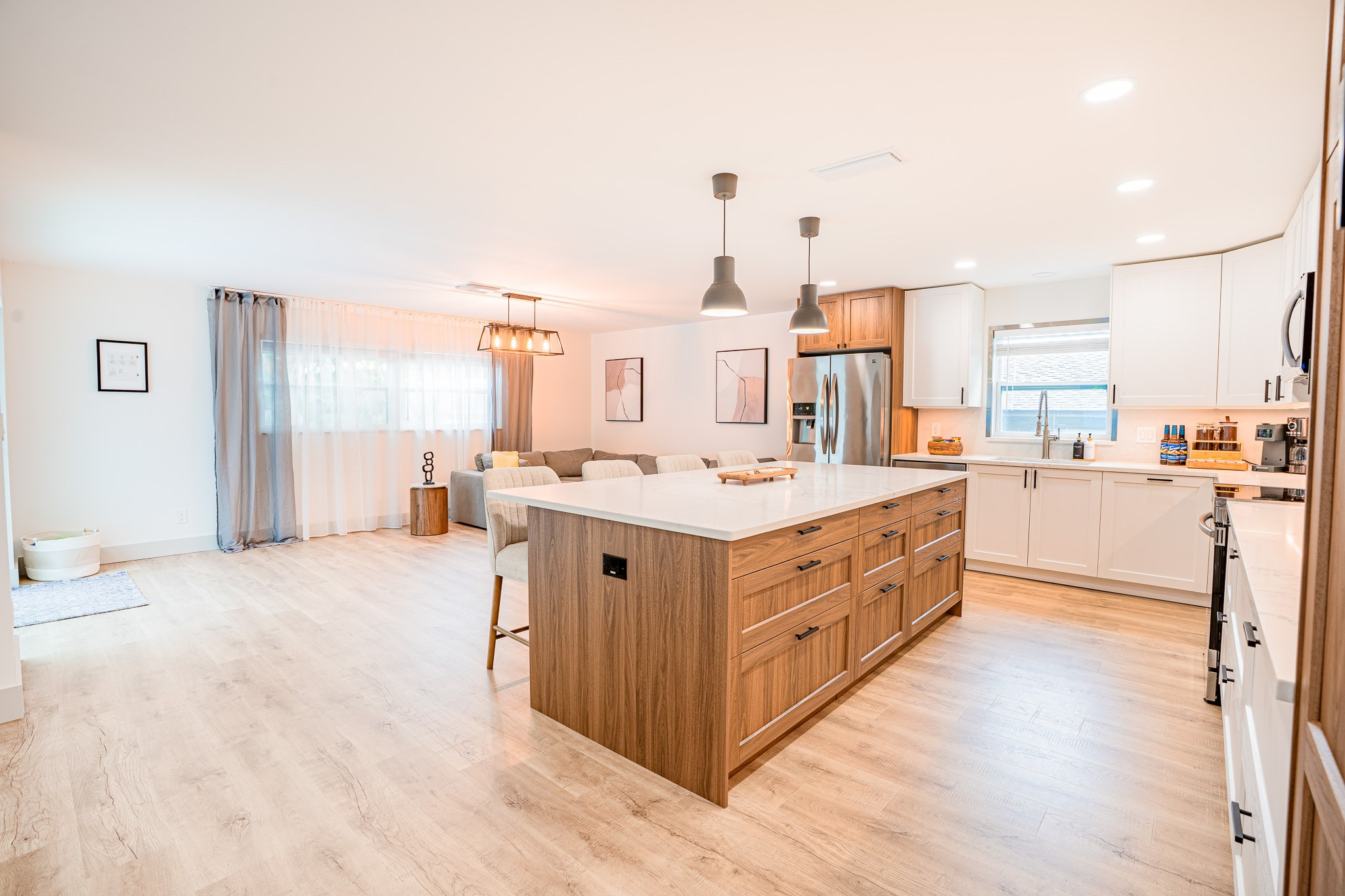 Airbnb: Real Estate 01. Welcome to my video and photo world!