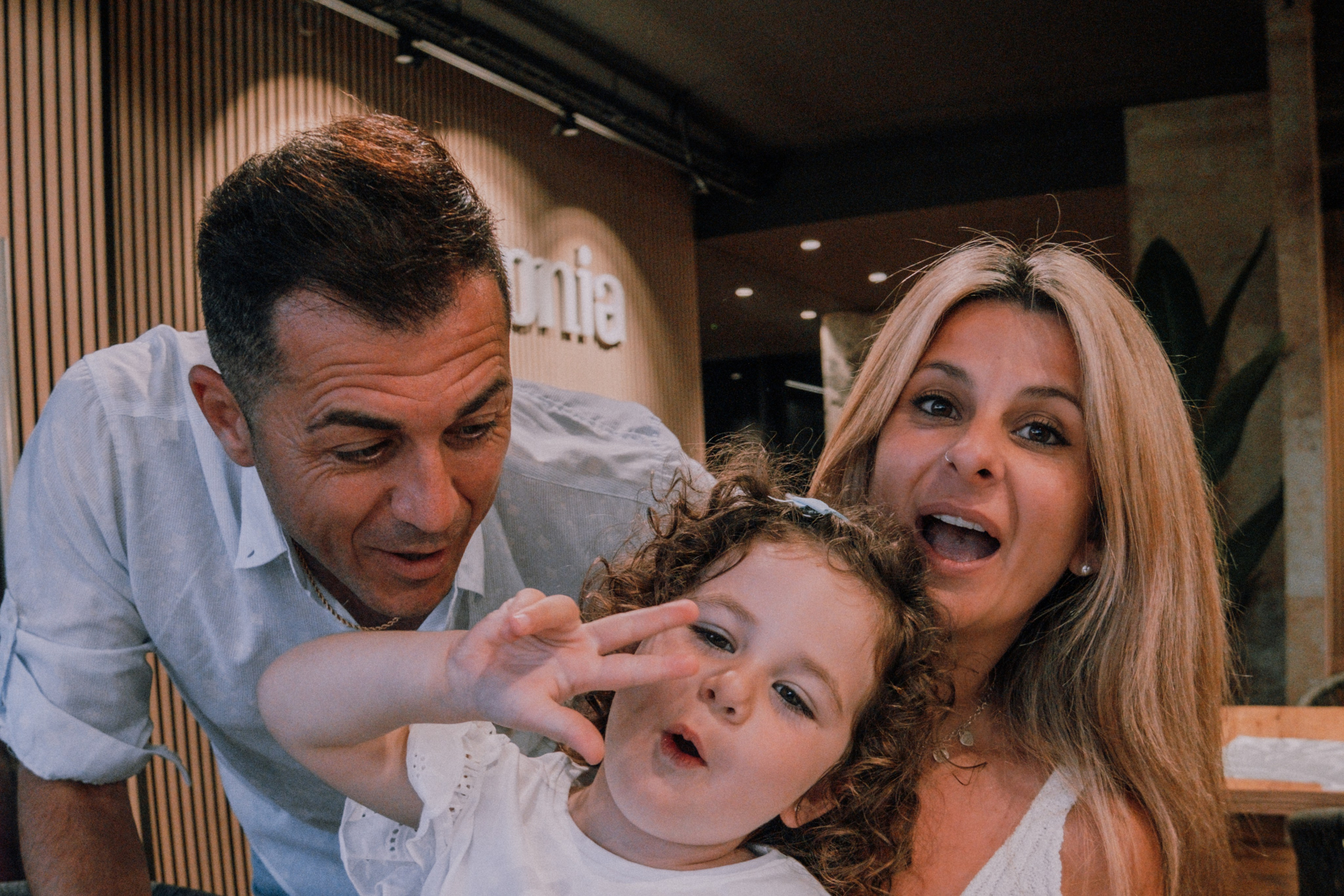 Sesión familiar en la playa. Fotografía profesional en Calafell - Elena Medvedeva