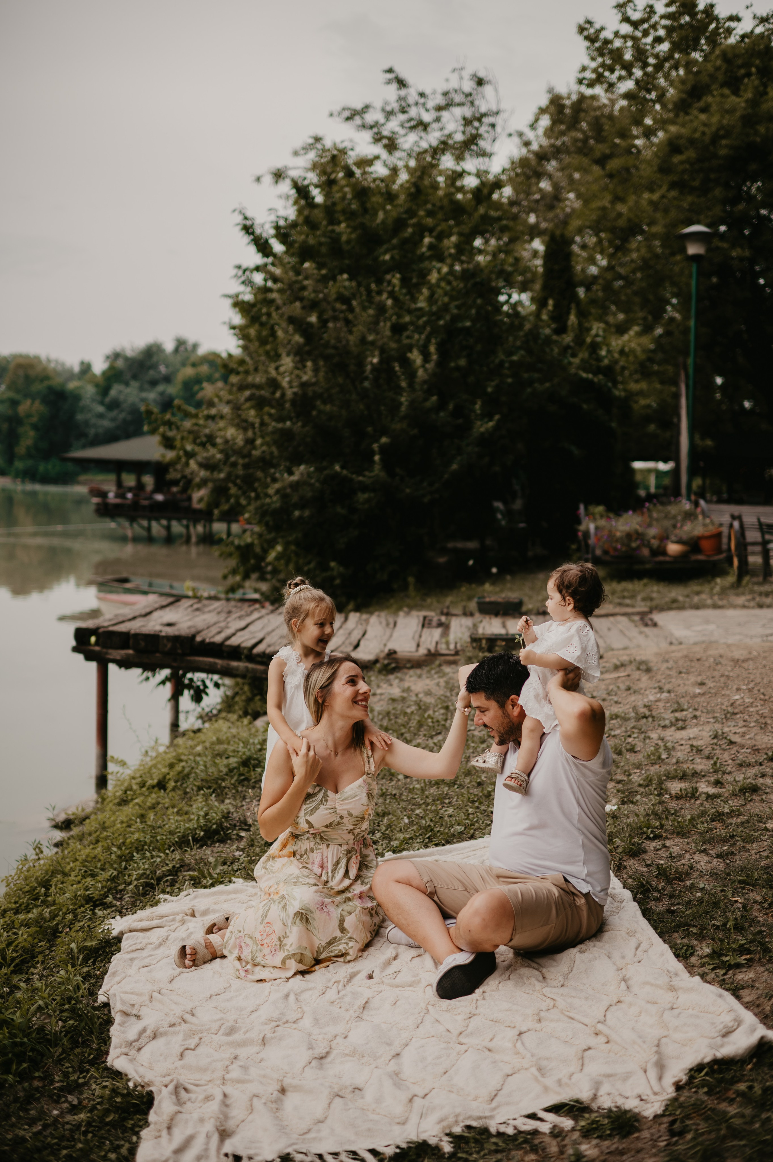 Ada Safari. Ana Sladojevic