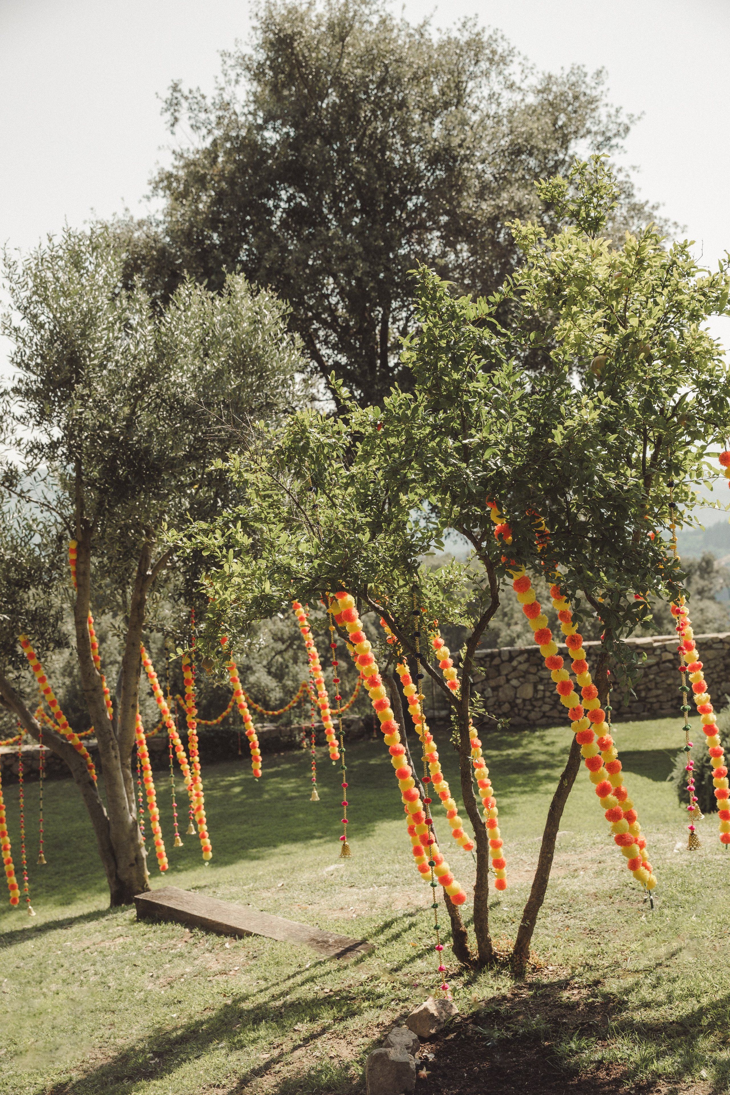 Patrik & Naomi. Monestir Sant Salvi. Paola wedding photographer / videographer in Barcelona