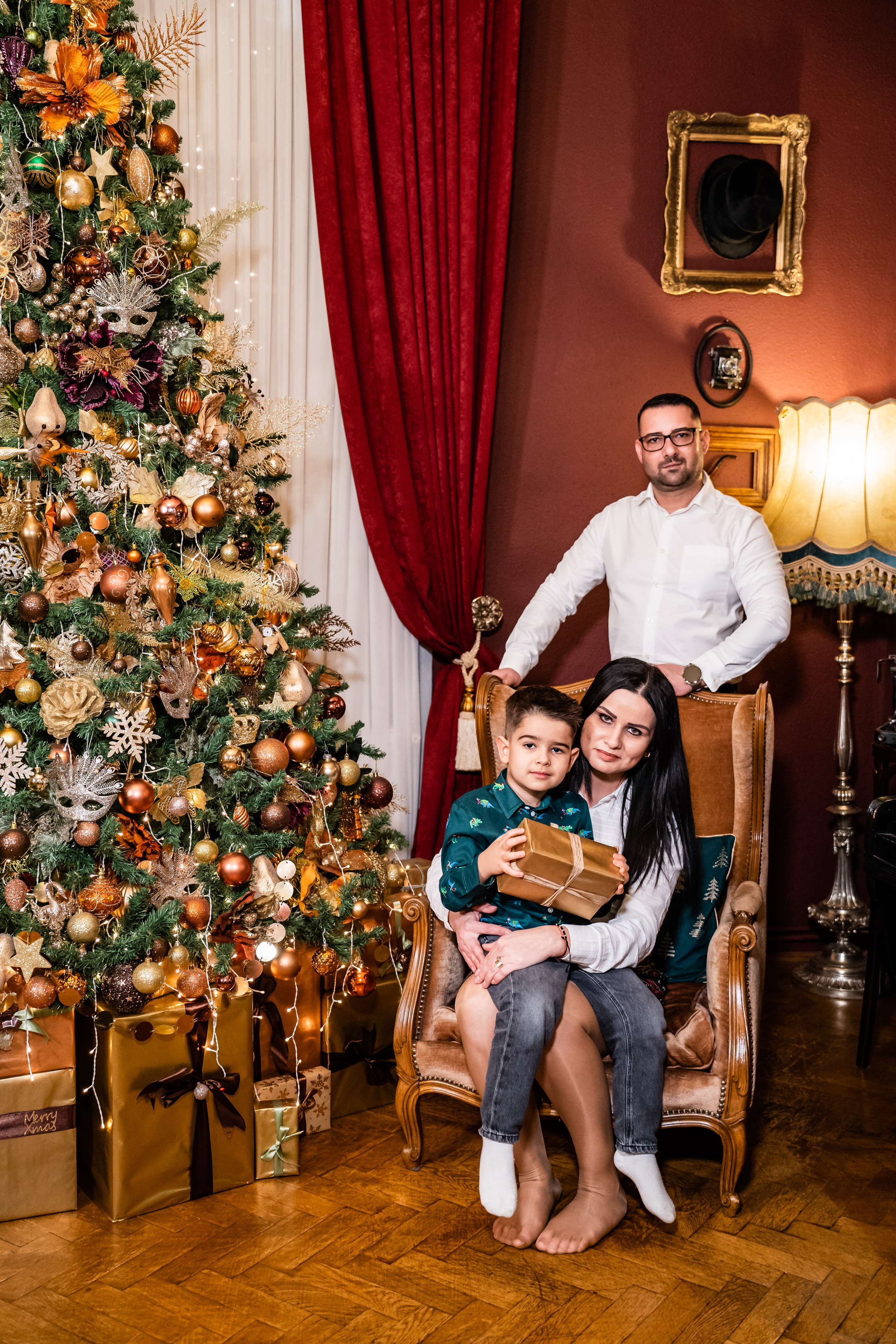 Matei and family. Acasă