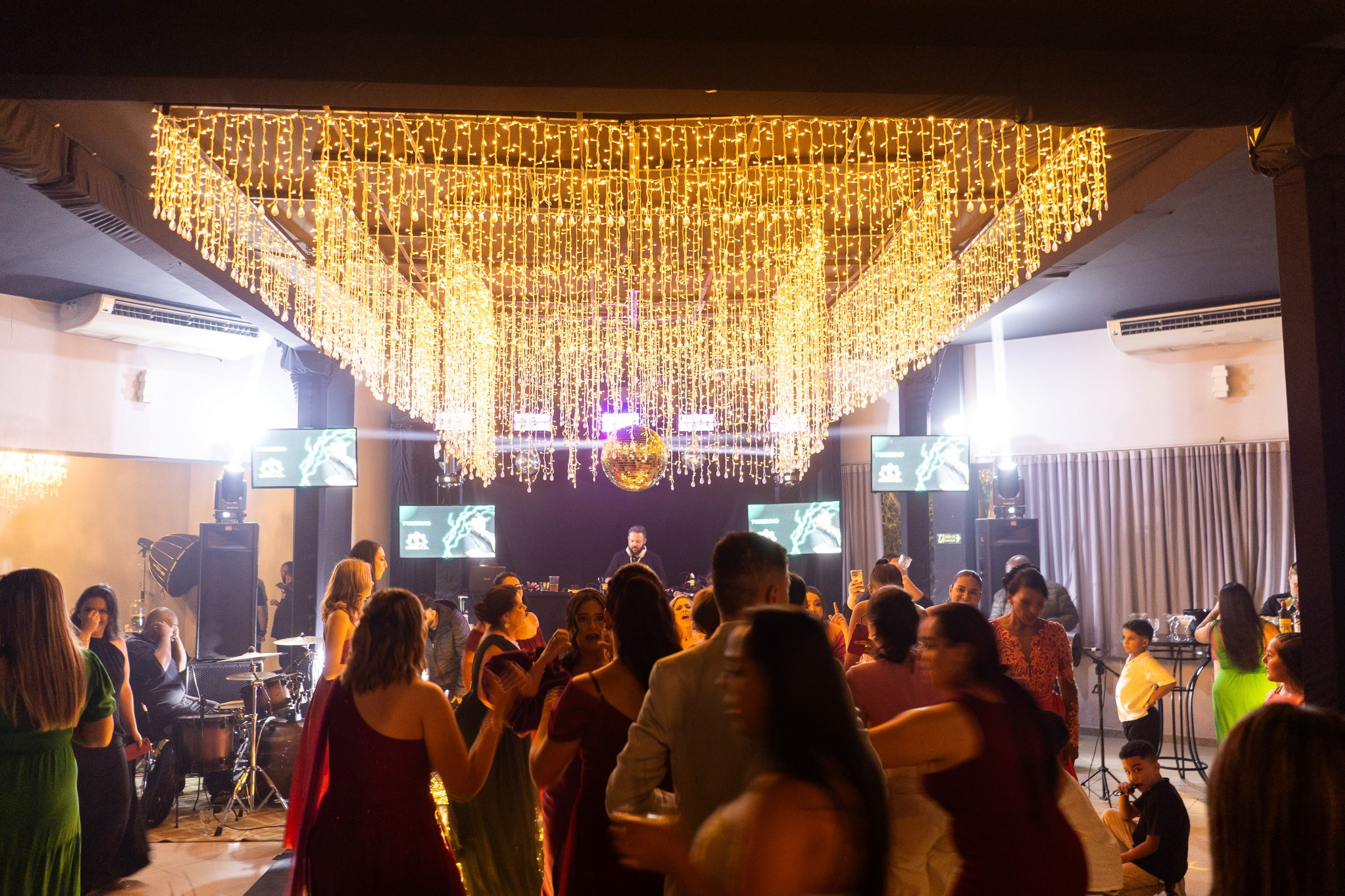 Casamento Aliriane e Willian — Novo Horizonte. Fotógrafo de casamento e Filmmaker de casamento