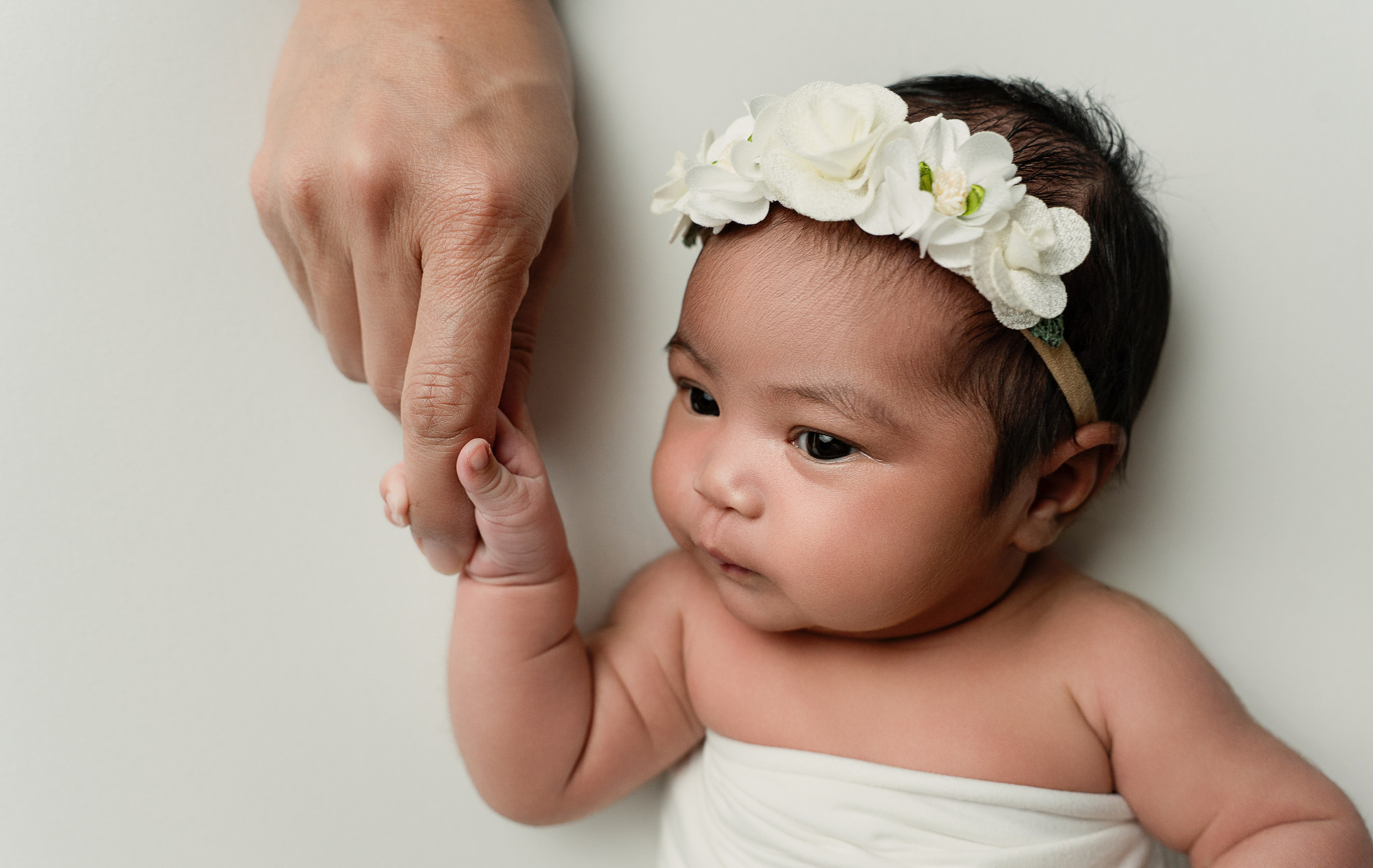 Newborn Photographer black&blonde
