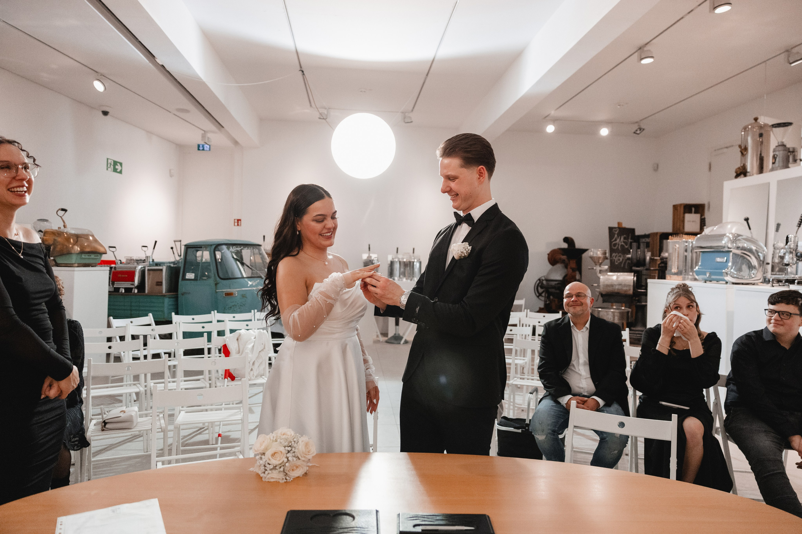 Standesamtliche Hochzeit im Kubus Bochum – Sophie & Martin. Hochzeitsfotografie |Hochzeitsfotograf Bochum | Hochzeitsfotograf Dortmund | Hochzeitsfotograf Essen | Hochzeitsfotograf Ruhrgebiet