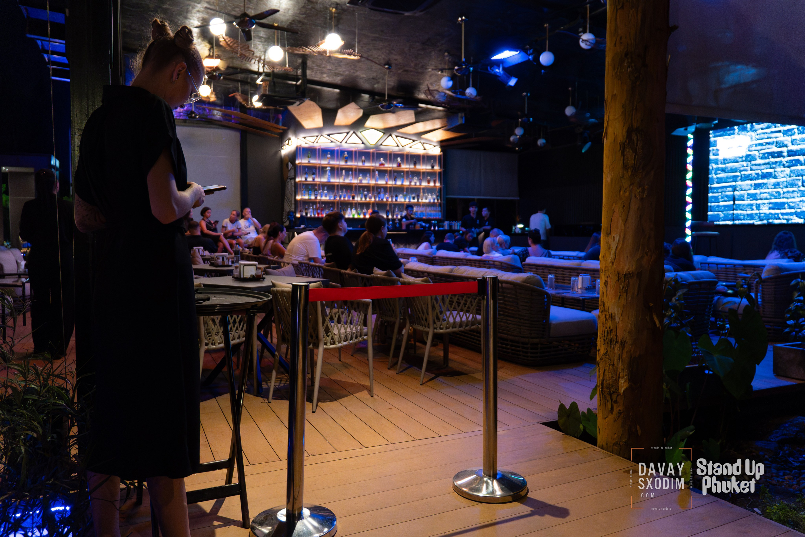 Standup Влада Лапина | Фоторепортаж | Афиша | DAVAYSXODIM.com PHUKET. АФИША|ФОТОРЕПОРТАЖИ|ИВЕНТЫ|ПХУКЕТ