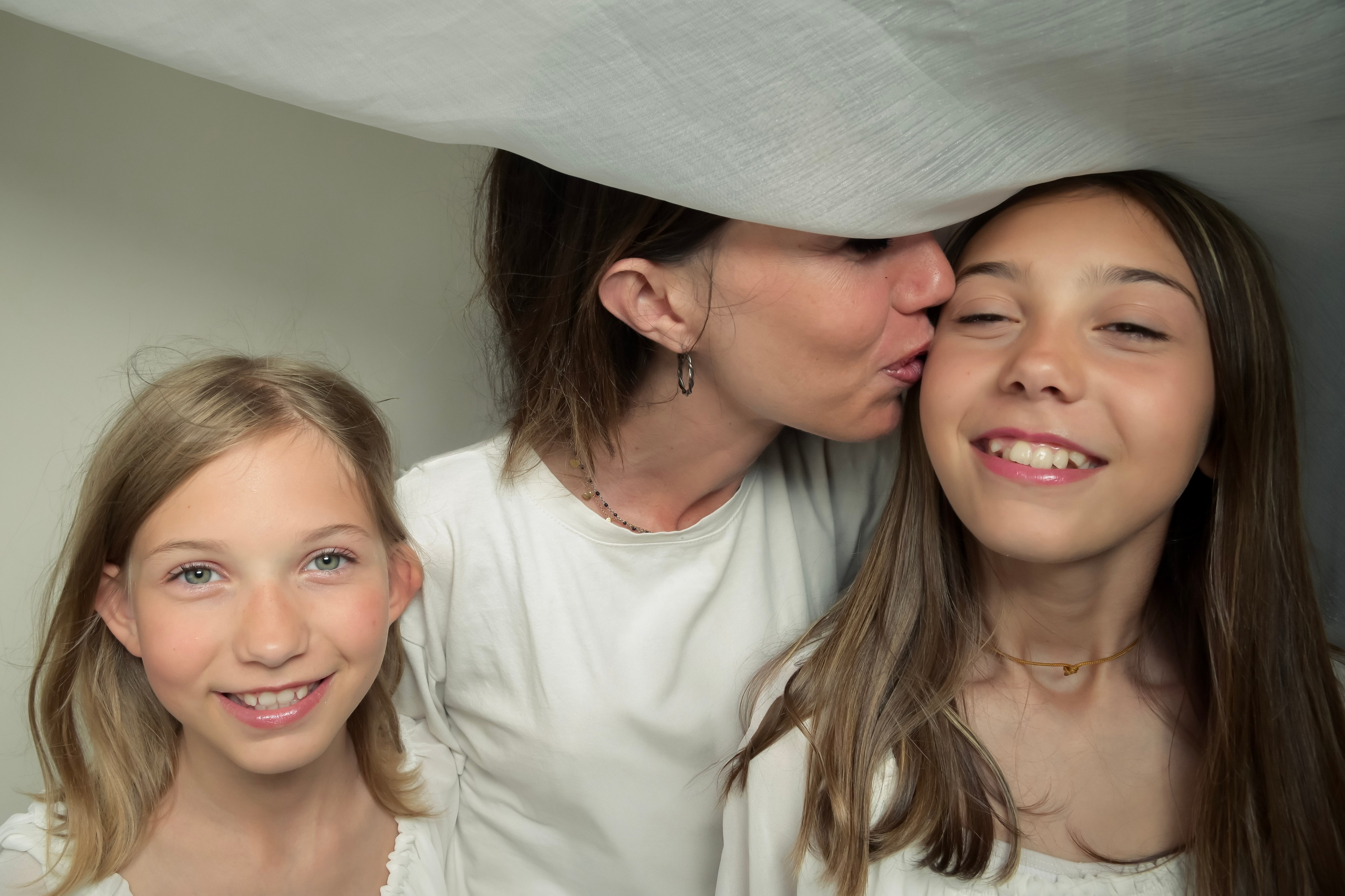 ELISA E SOFIA - SESSIONE FOTOGRAFICA ESTIVA LE SORELLE CON LA MAMMA