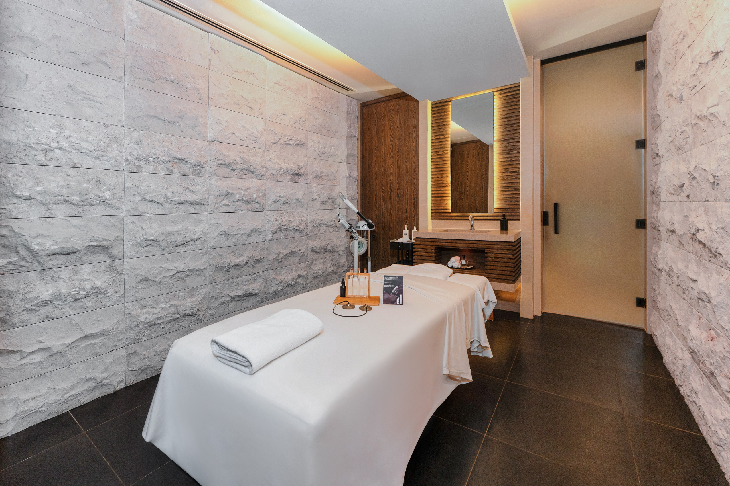 Hotel Photography Dubai — Denys Gromov. Denys Gromov