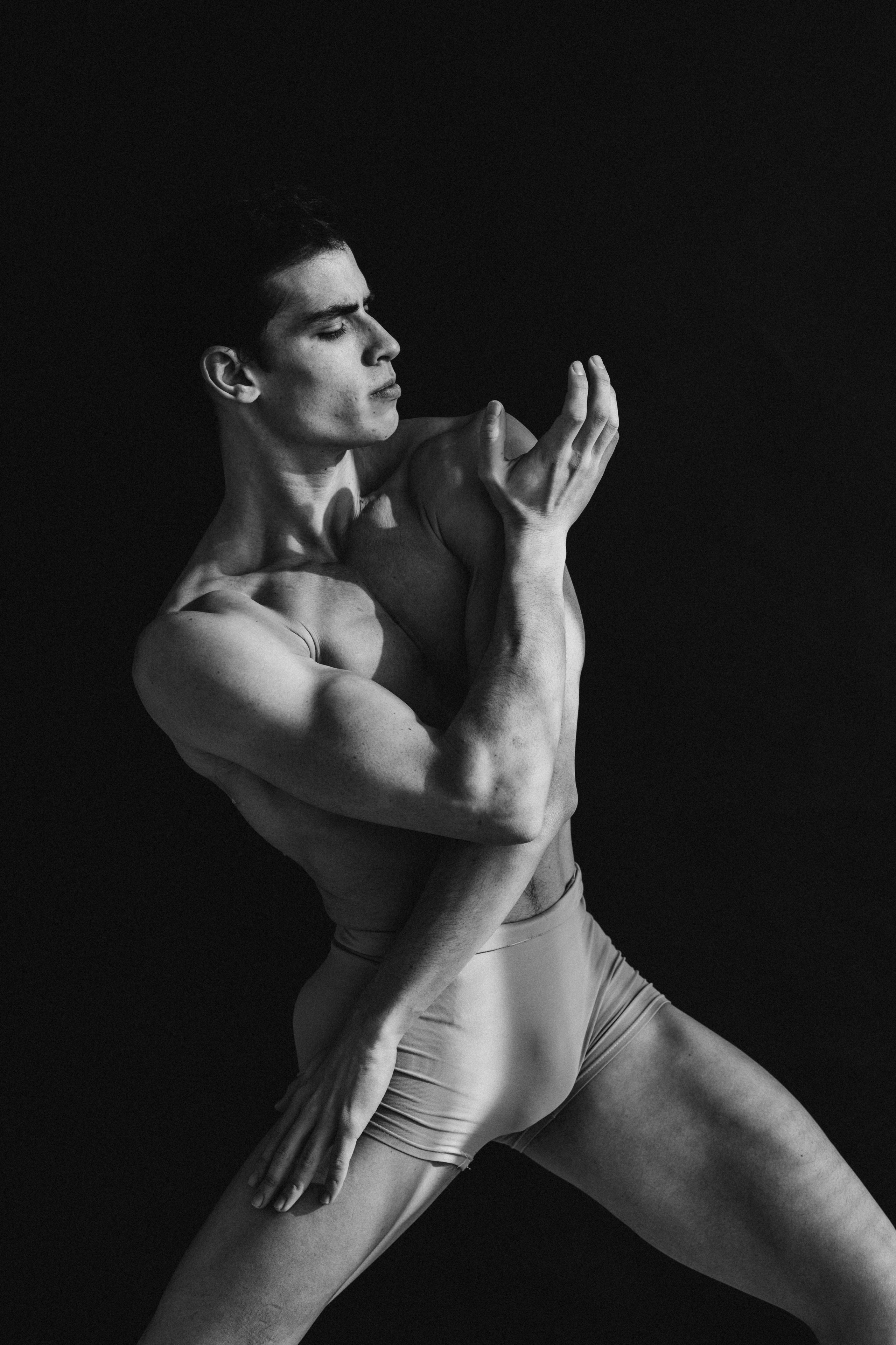 DANCERS. Victoria Olonen – Cinematic Portrait Artist | Helsinki & Europe