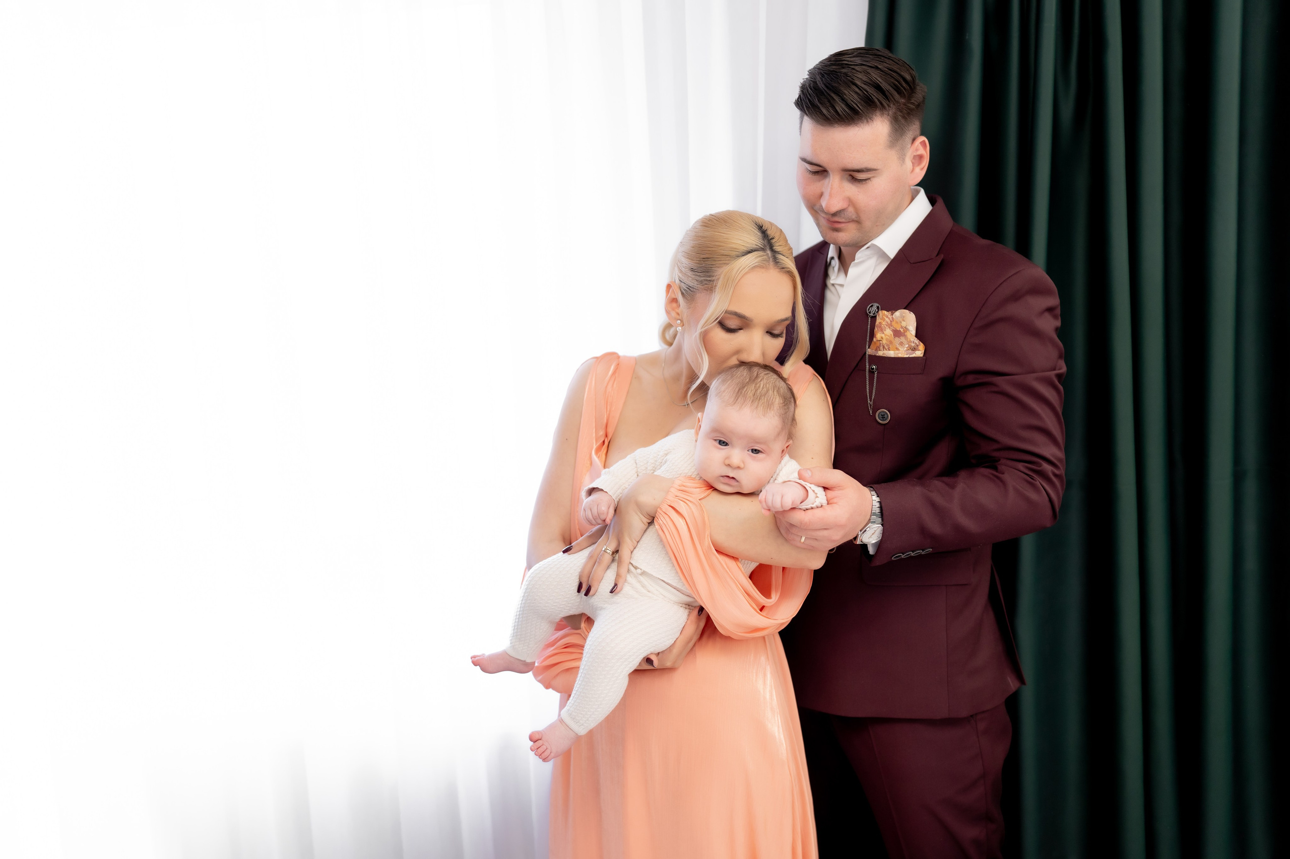 Ilinca. Mark Fazakas — Wedding Photographer