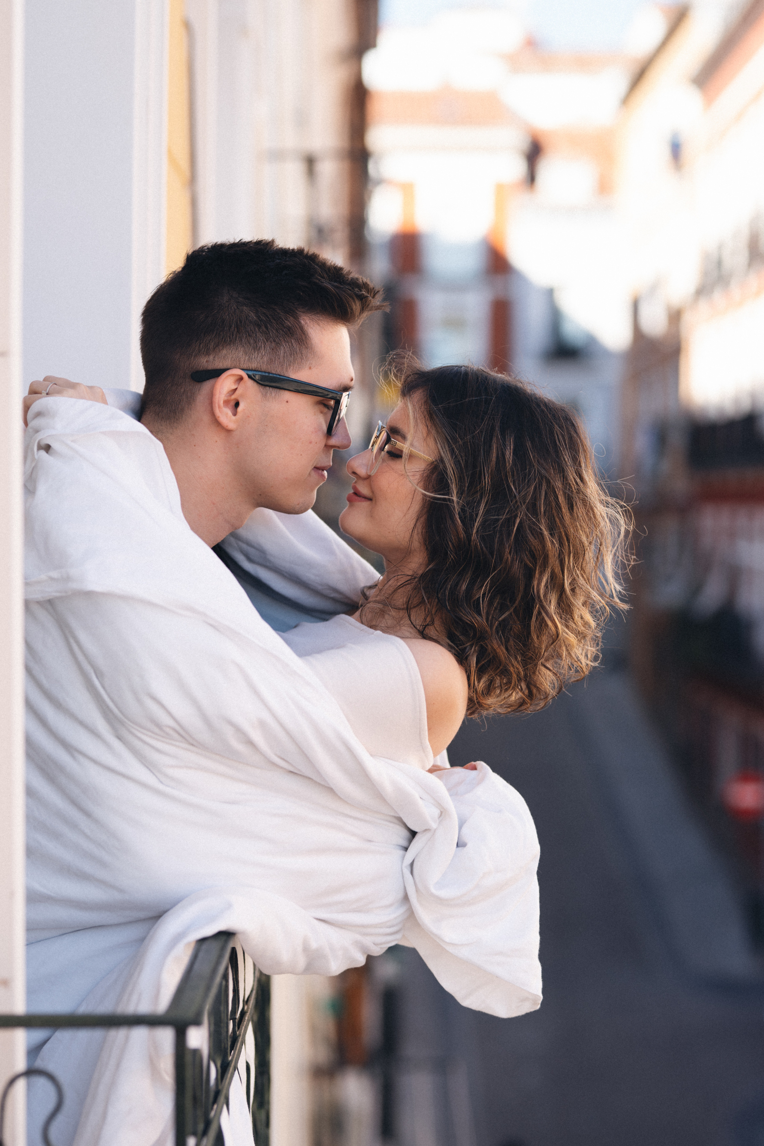 Fotógrafo de parejas en Madrid. Sesión de love story profesional. Sesión de retrato profesional. Fotógrafo en Madrid, España. Alyona Belyaninova