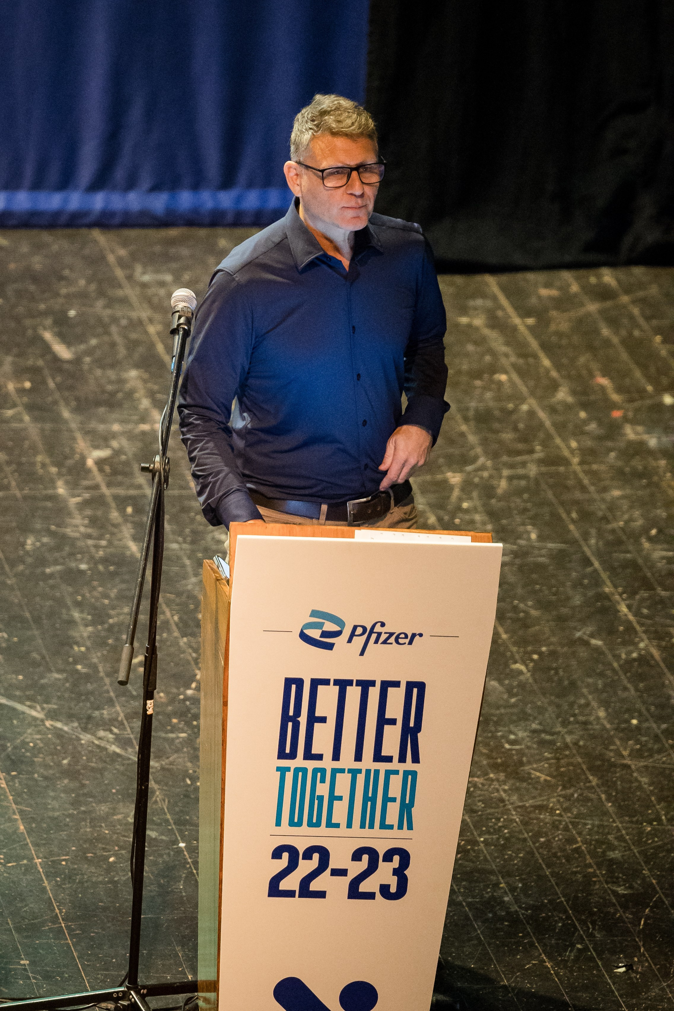 Pfizer. AMIR BUCHNIK PHOTOGRAPHER