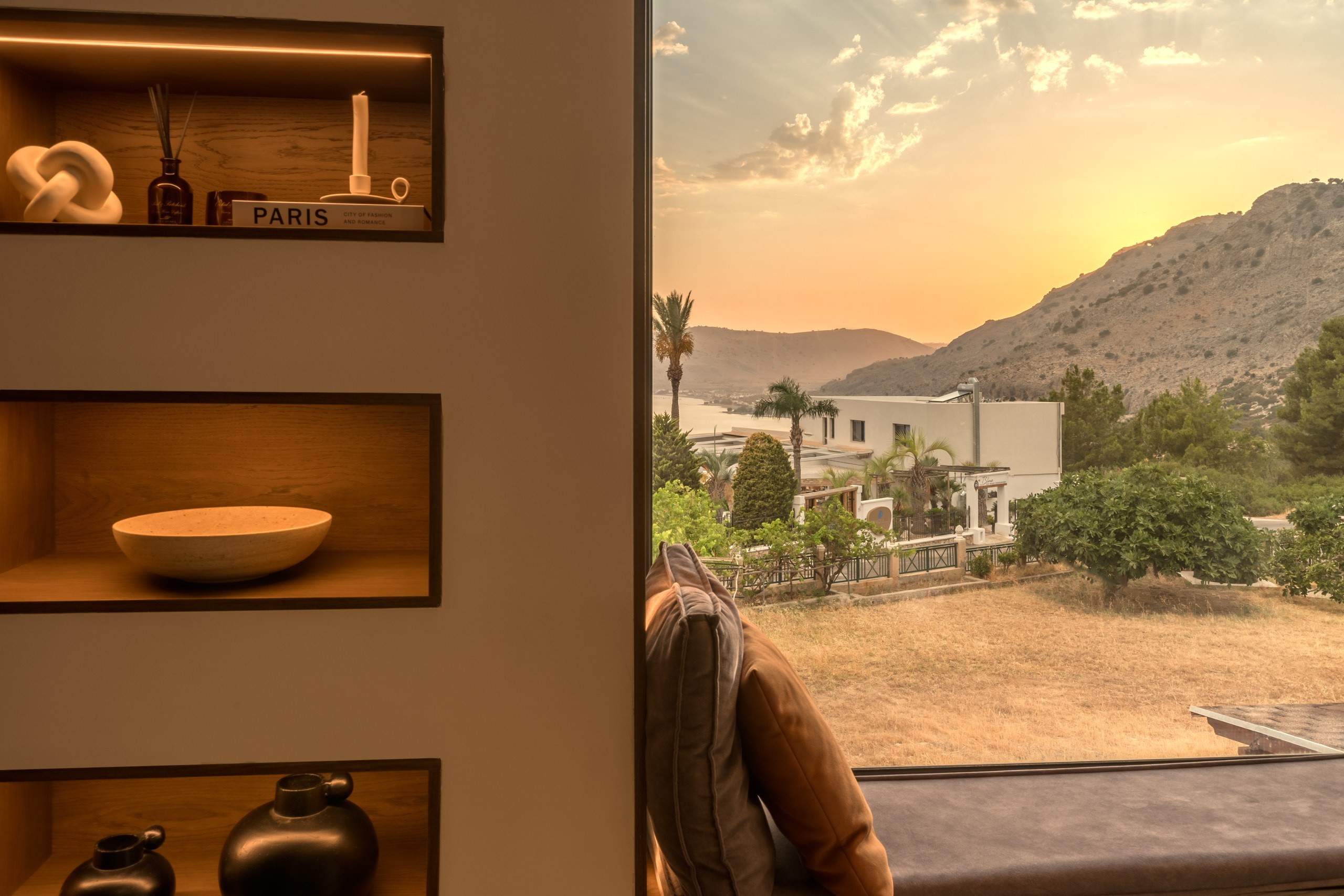 Idomenea Interior. Photo & Videos