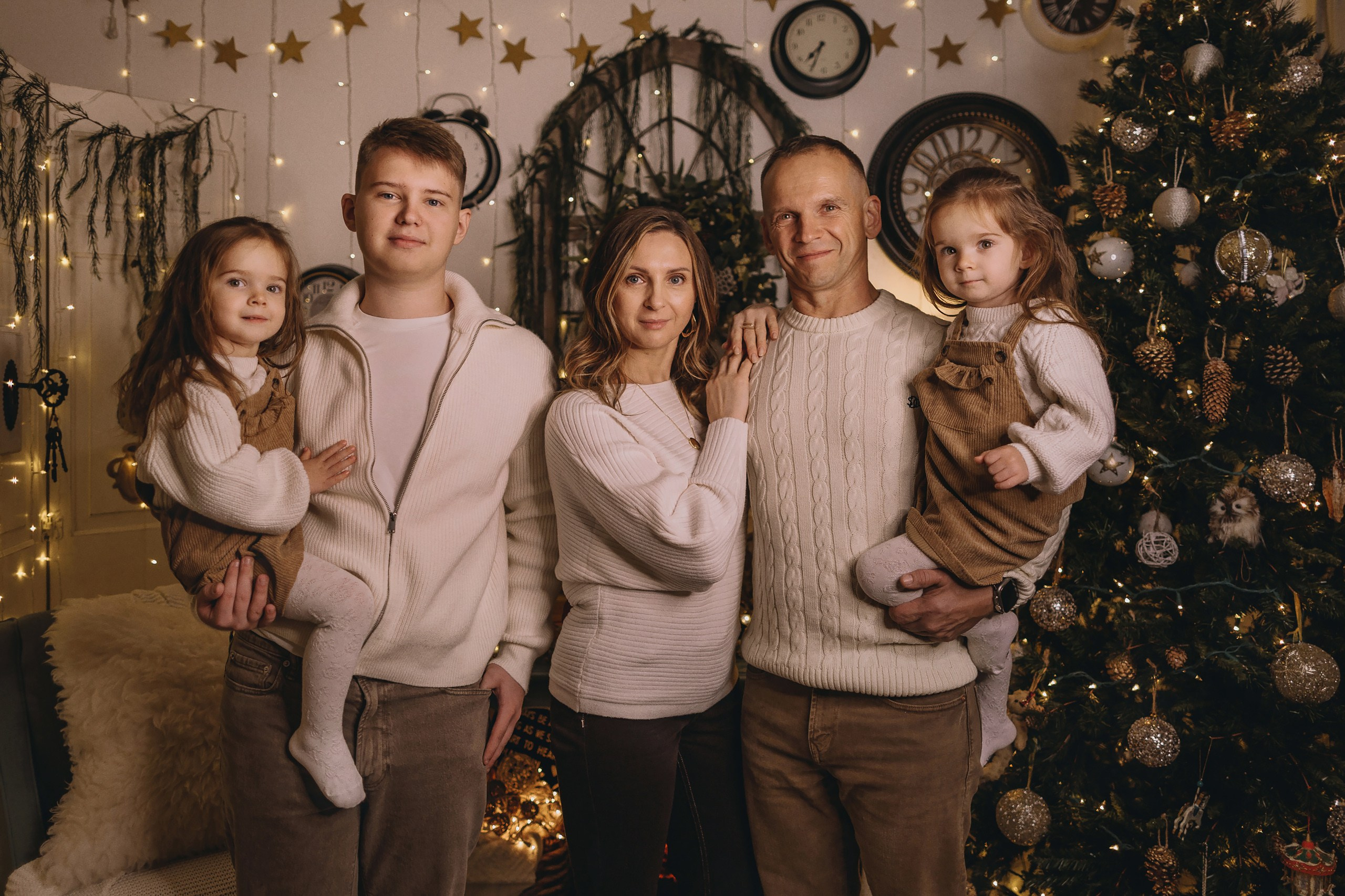 11.26.2025 Christmas Photoshoot. Wedding family event photographer in Chicago Nick Yushevich