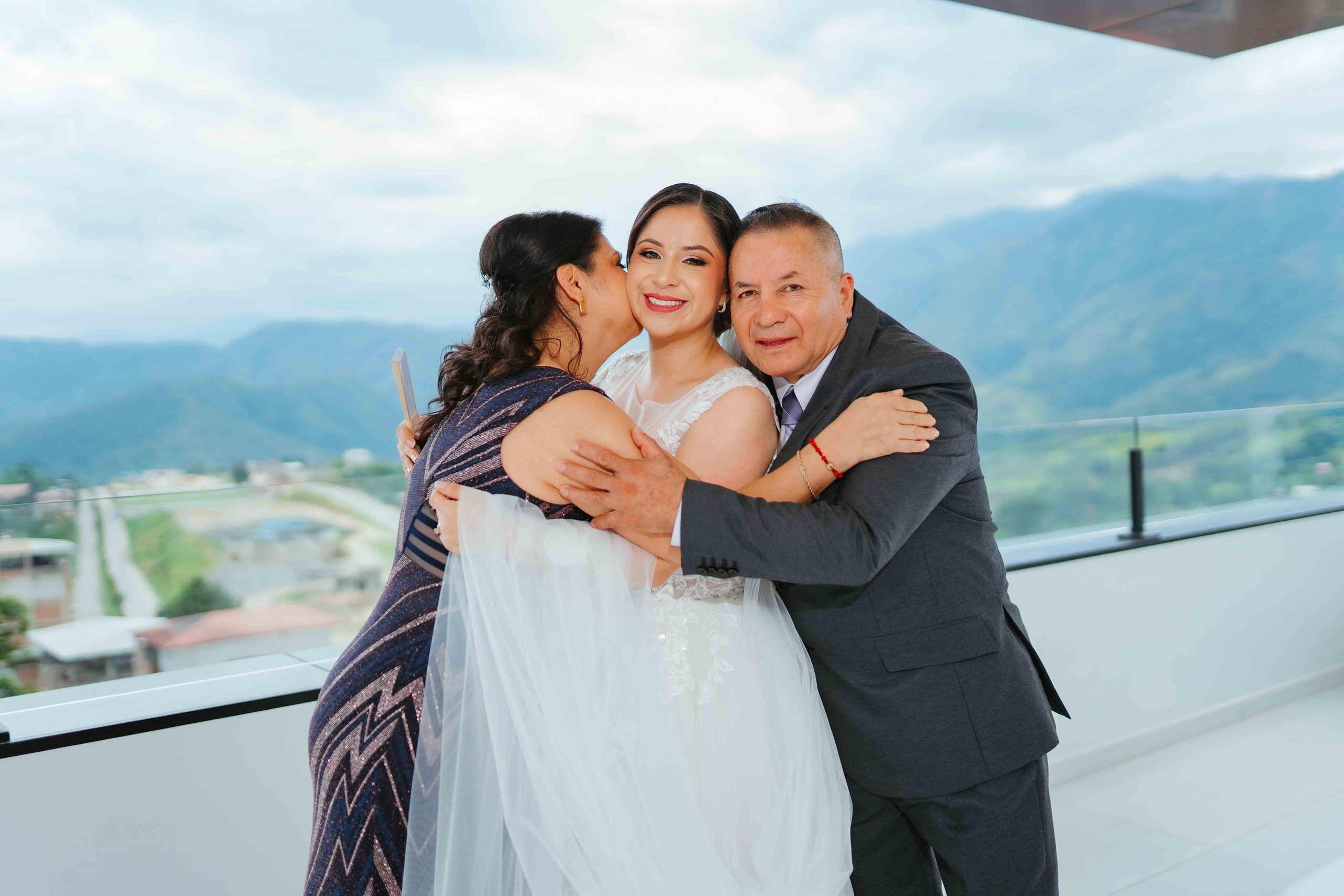 Jennifer y Vladimir. Fotógrafo de bodas en Loja Ecuador | Piero Alvarez PH