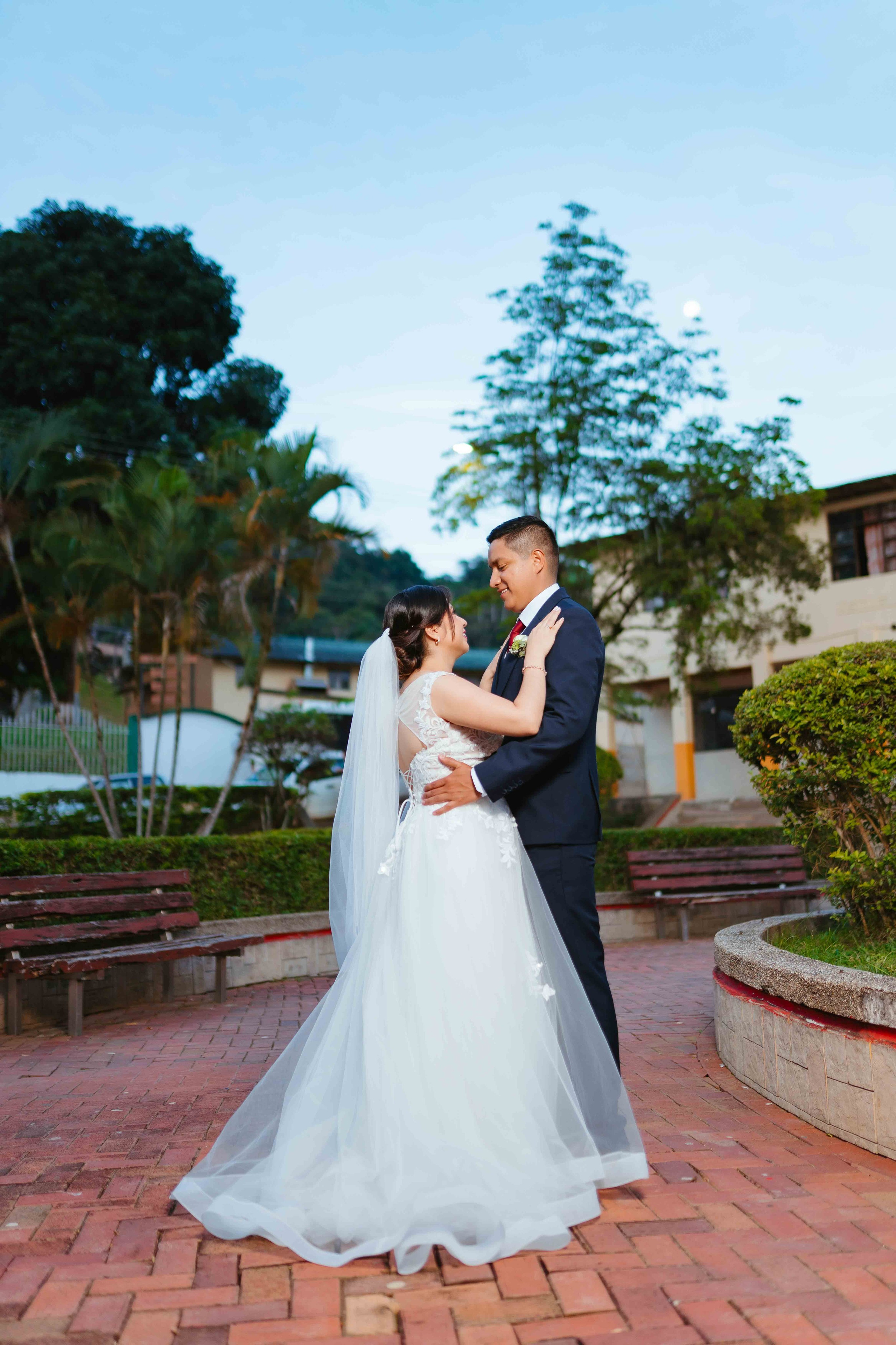 Jennifer y Vladimir. Fotógrafo de bodas en Loja Ecuador | Piero Alvarez PH