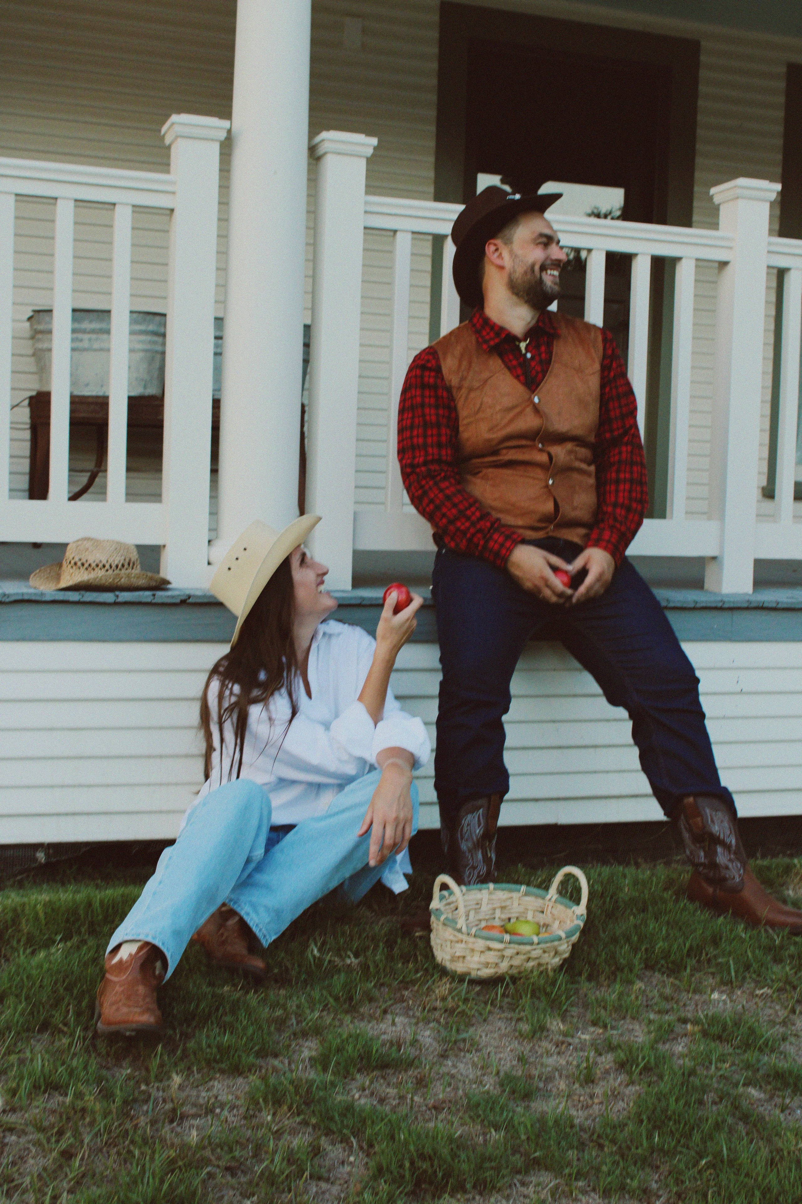 Texas Countryside Family Photoshoot in Cowboy Style. Lana Petrychenko — Portrait & Family Photographer. Valencia, Spain