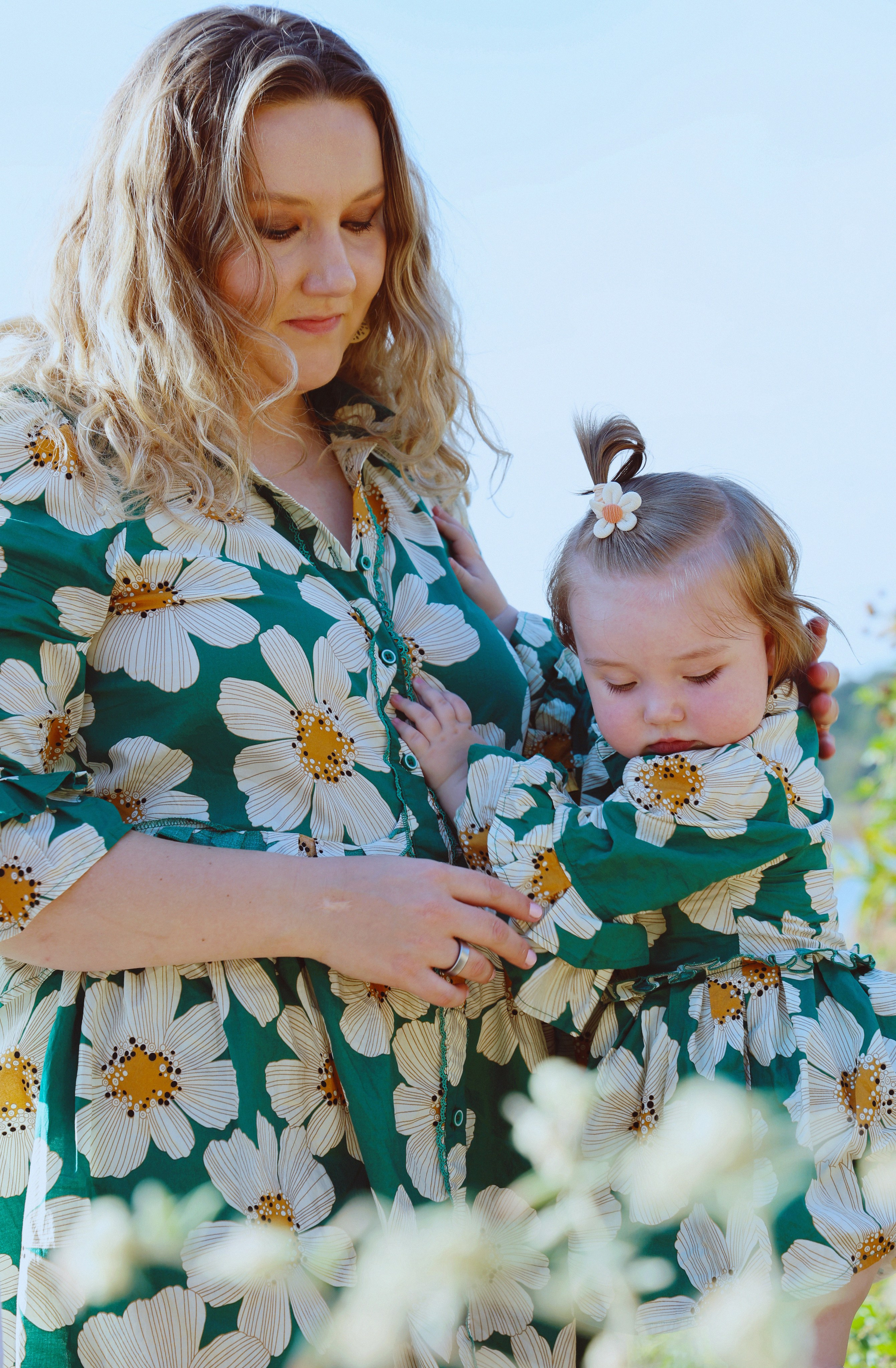 Baby Family Photoshoot – Outdoor Family Photography with Infant or Toddler. Lana Petrychenko — Portrait & Family Photographer. Valencia, Spain