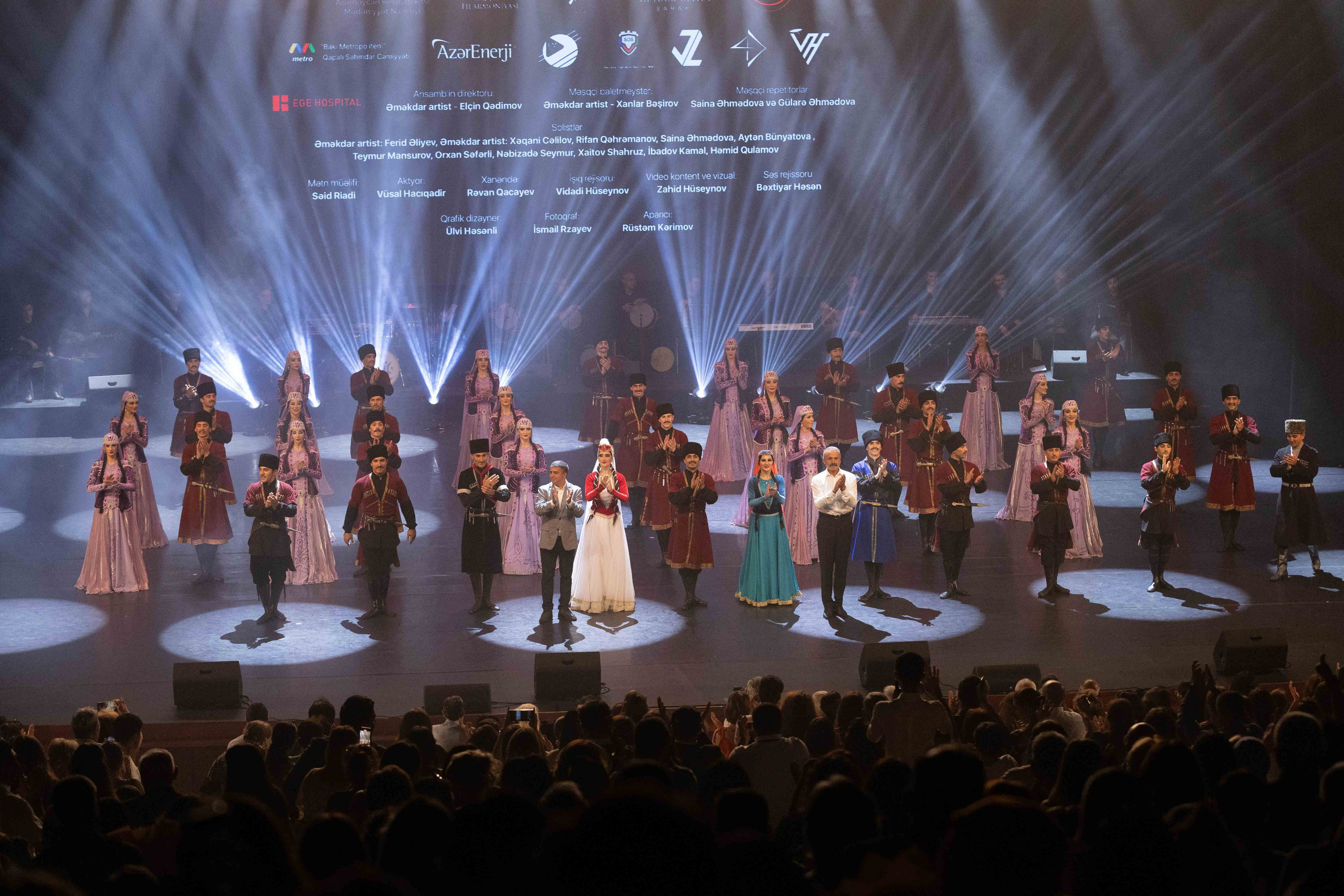STATE DANCE ENSEMBLE. Wedding&Event photographer Ismail Rzayev in Baku