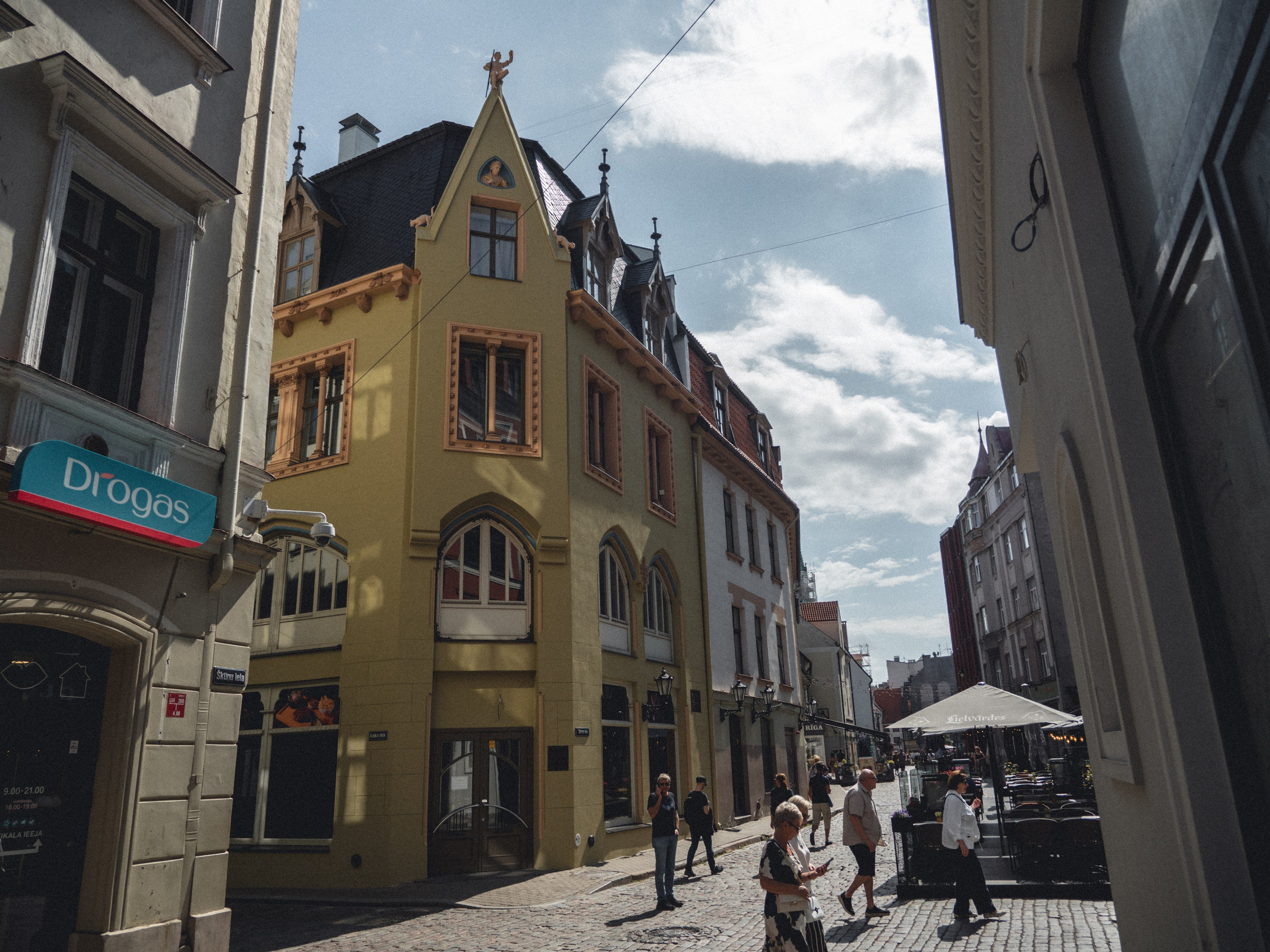 Voyage à Riga. Photographe sur Cote d’Azur. Portraits de familles, couples, enfants, événements