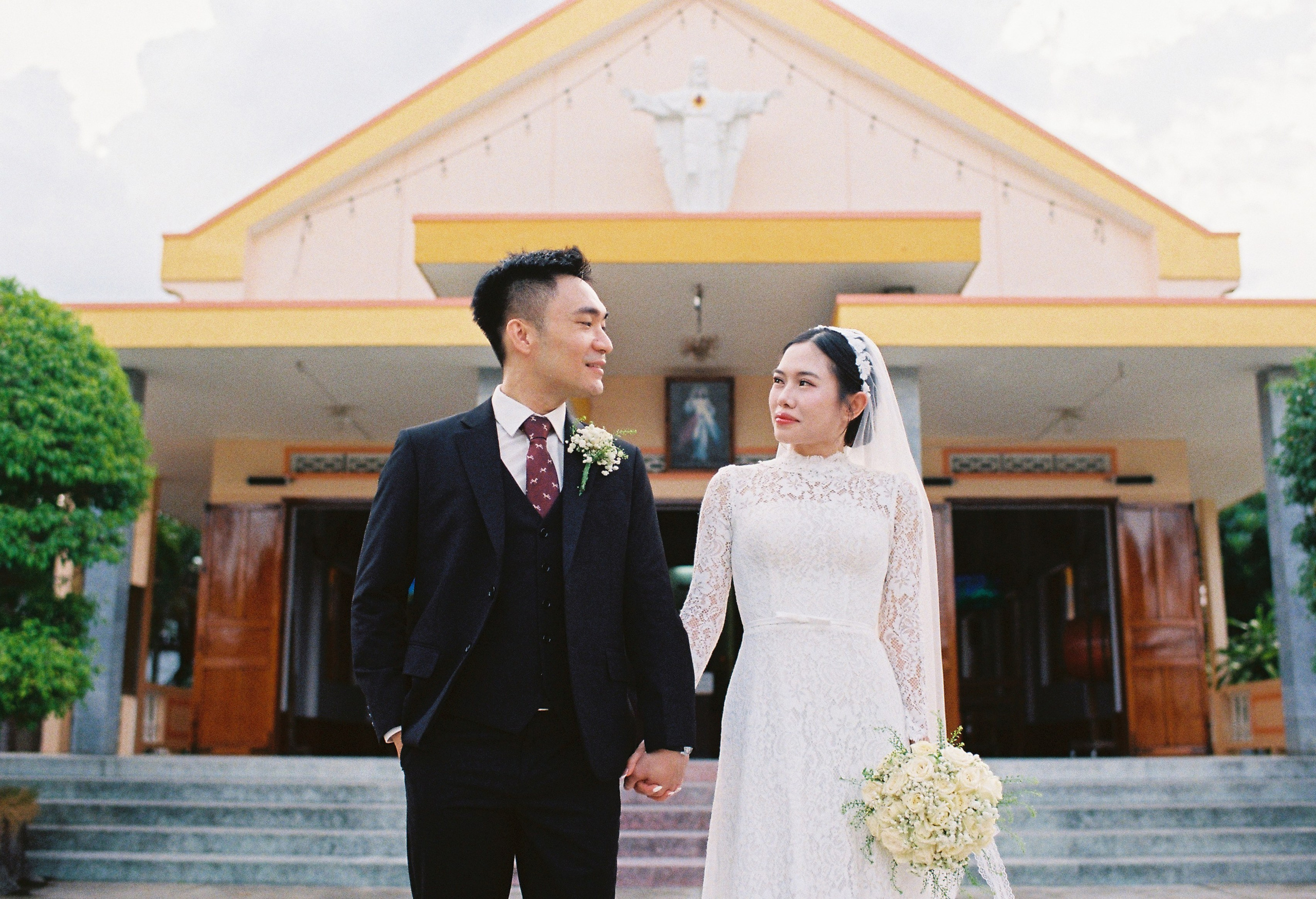 Tan & Thao. Cam Images